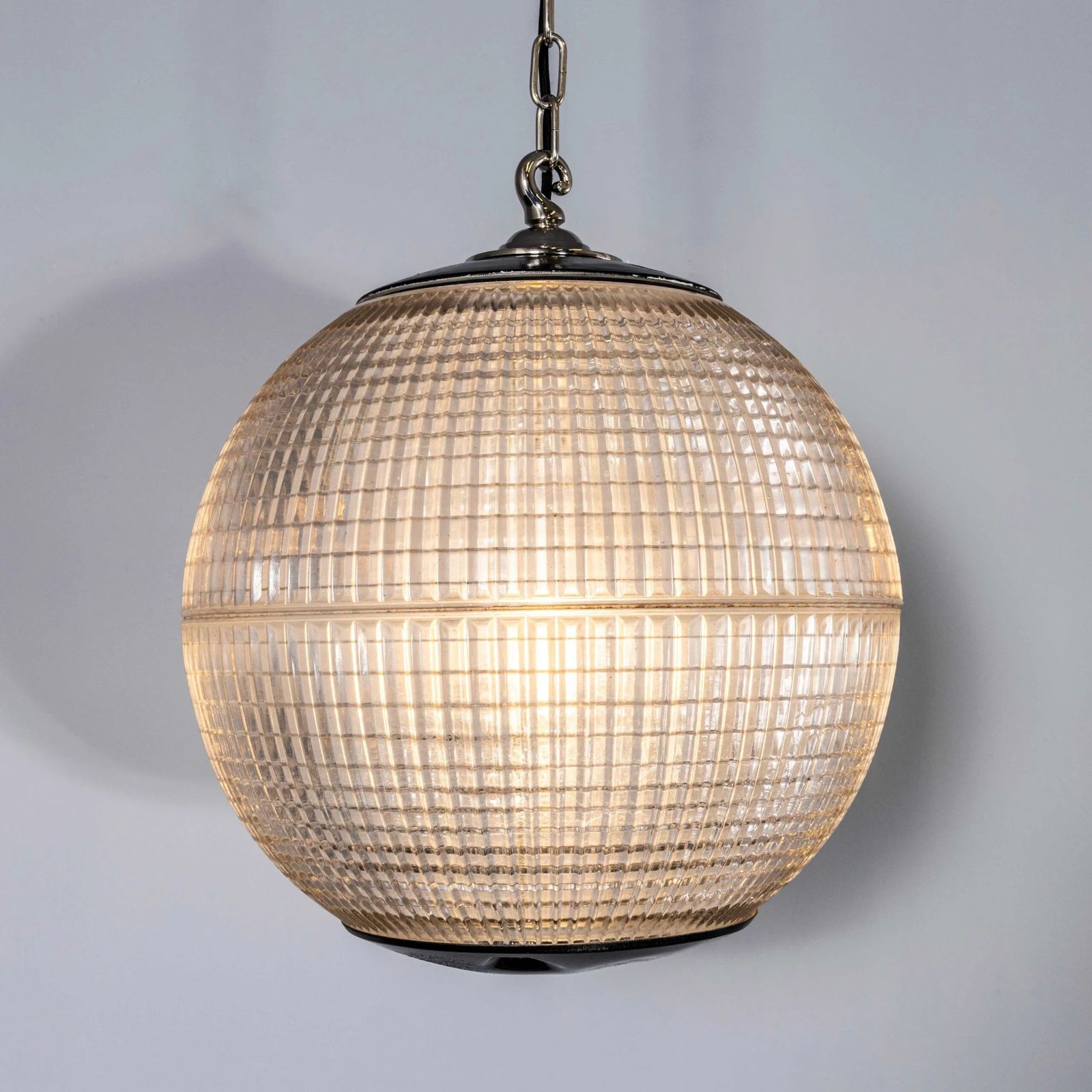 photo vinterior 1960’s Original Holophane Parisian Glass Globe Lamps – Very Large 18 Inch