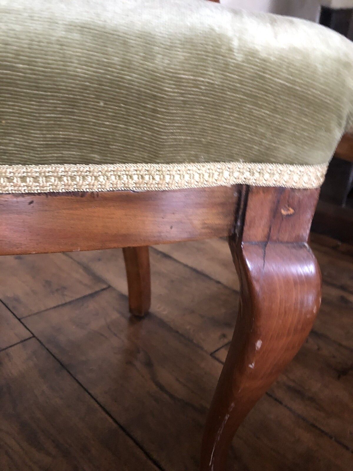 Furniture Elegantly Curved Queen Anne Vintage Antique Olive Green Velvet Chairs X 4 photo
