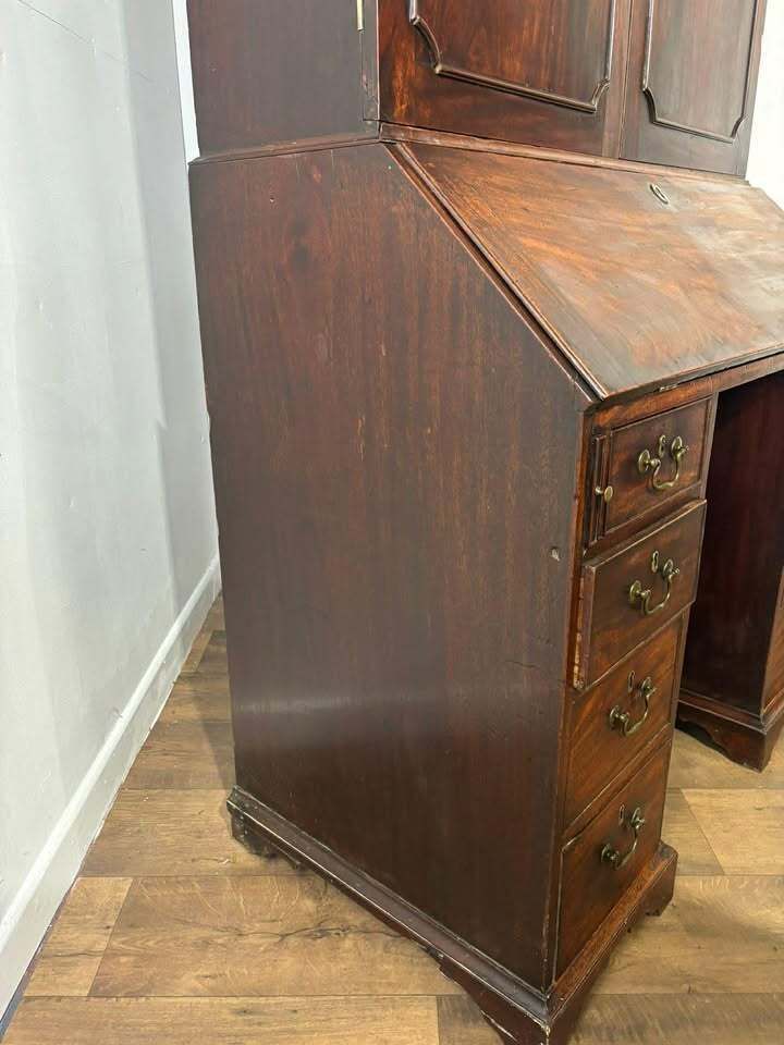 Georgian Mahogany Kneehole Bureau Bookcase photo vinterior