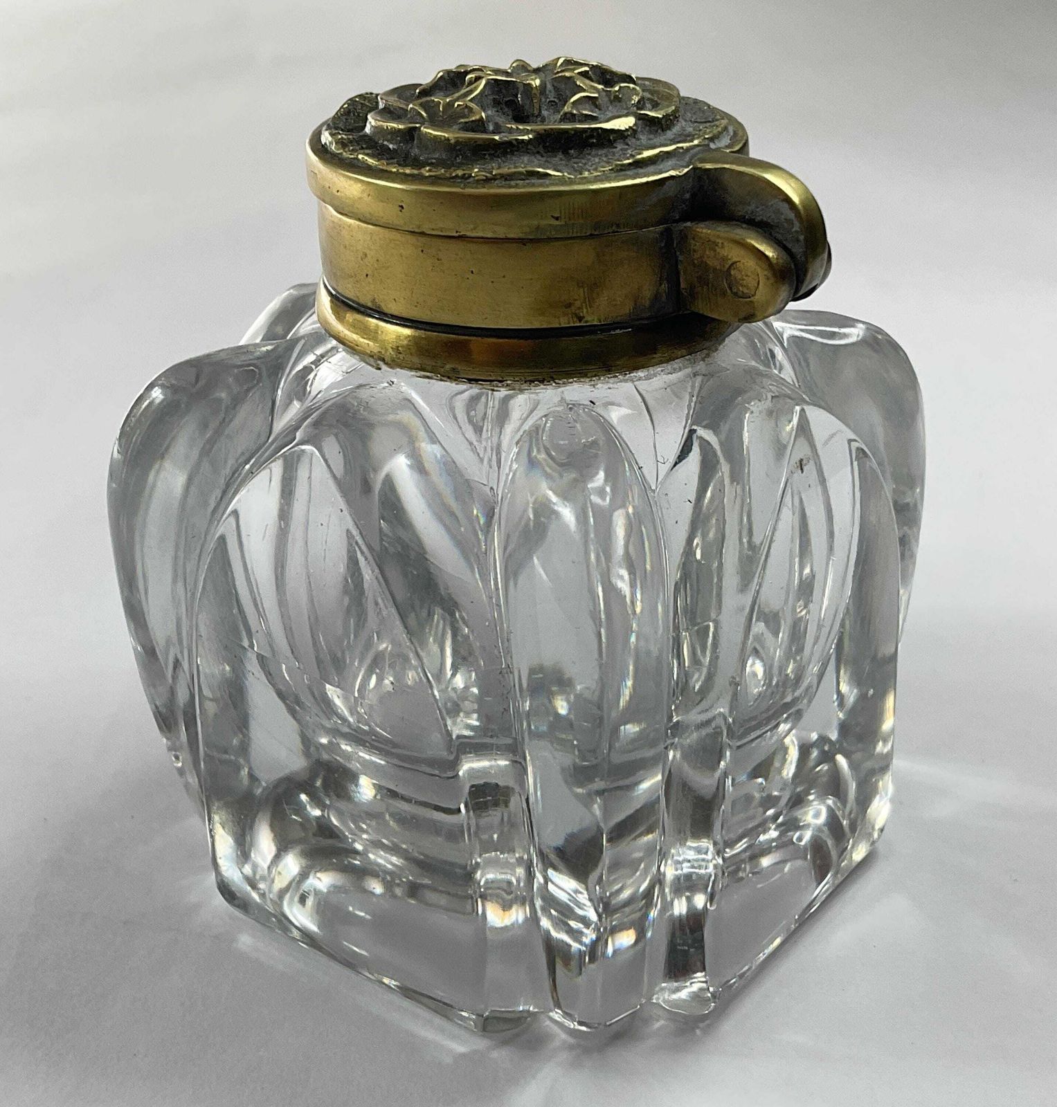 Decorative Victorian Glass Inkwell – Ornate Floral Chased Brass Lid – C.1890 photo vintage