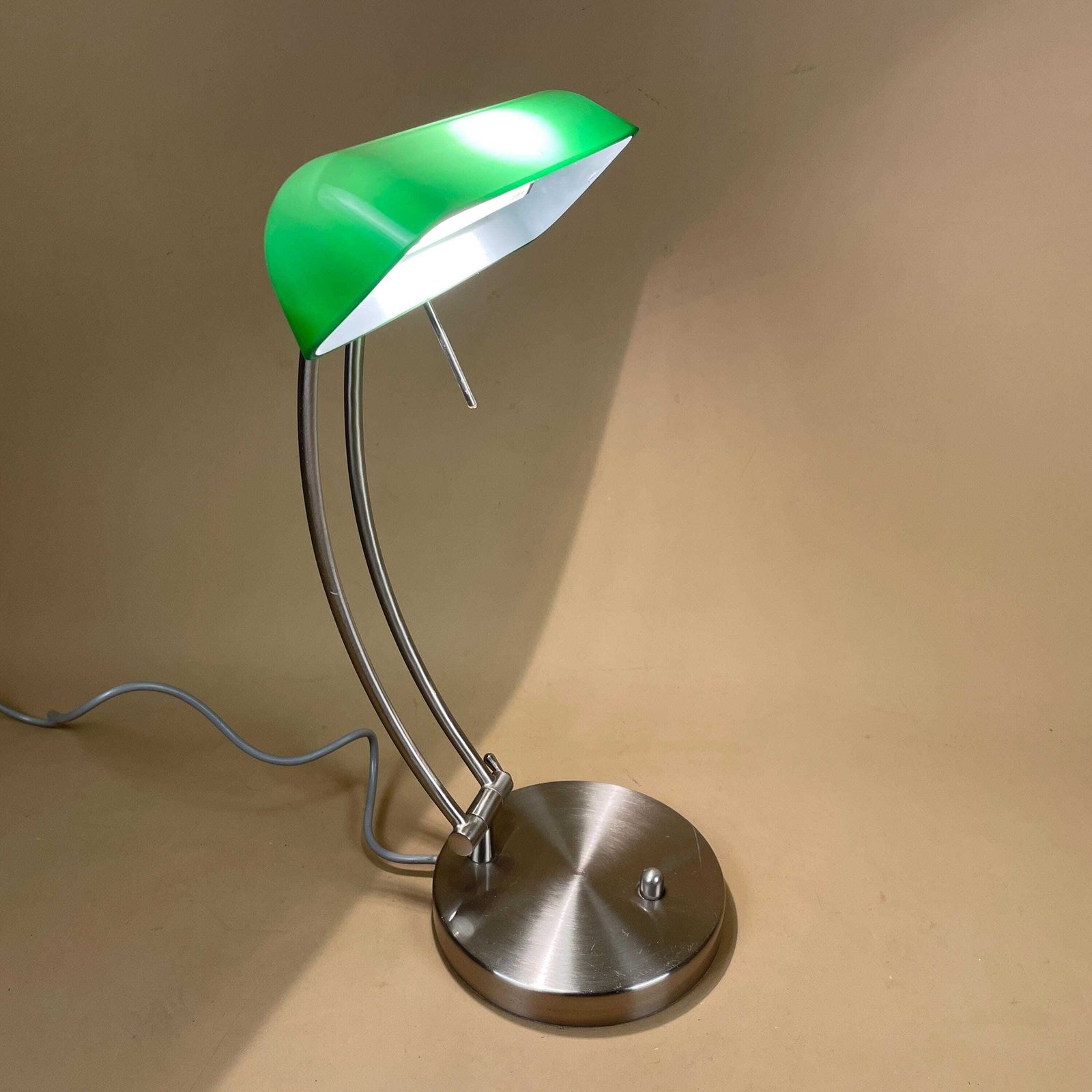 Vintage Banker's Lamp Executive Desk Light Green Glass Shade Silver Metal Base Antique Library Reading Light Bedside Adjustable Dimmable photo Lighting