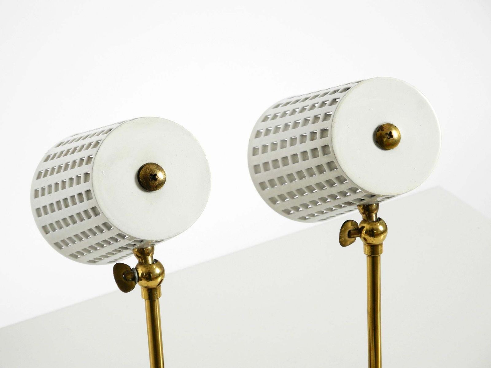 photo vintage A Pair Of Beautiful Mid Century Modern Bedside Lamps With Perforated Metal Shade
