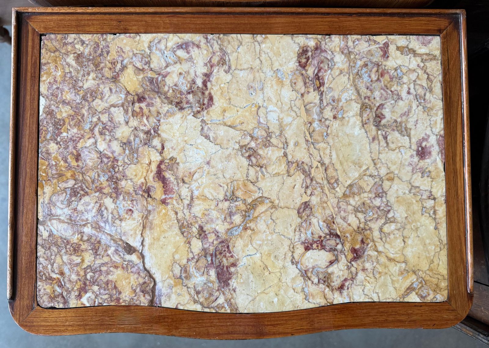 Tables de chevet d'époque Louis XV en marqueterie, plateau en marbre, lot de 2 photo vintage