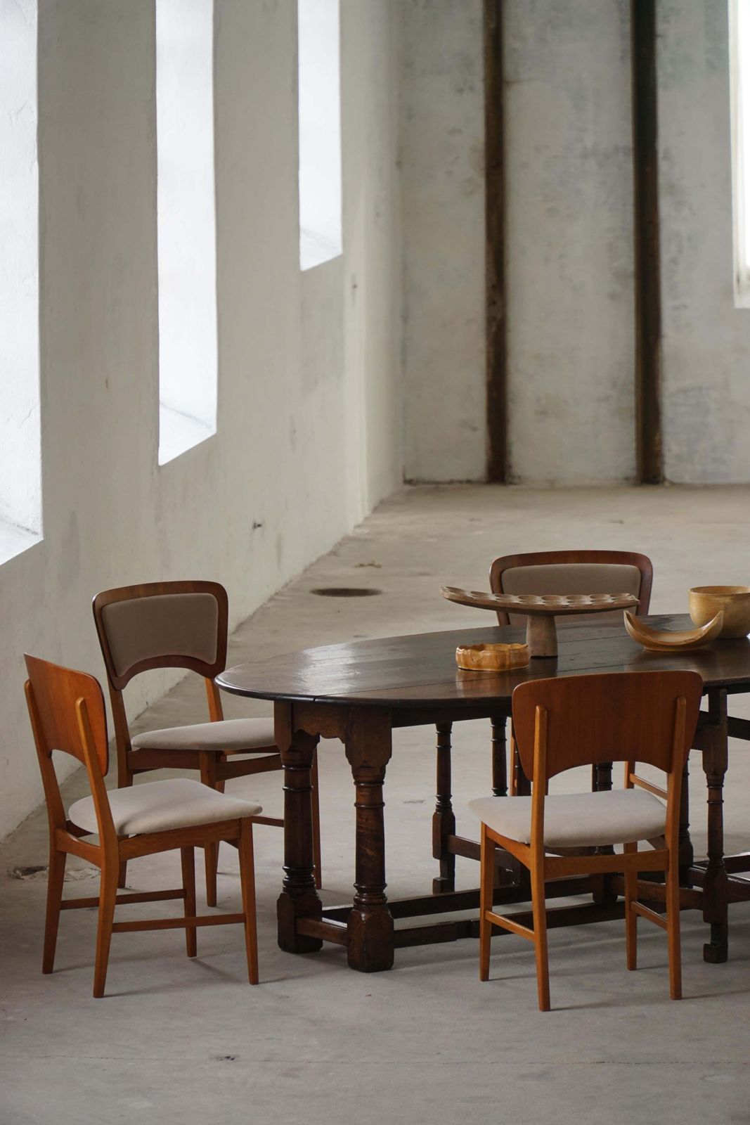 photo vintage Danish Mid 20th Century, Set Of 6 Dining Chairs In Oak, Teak & Mohair, 1960s
