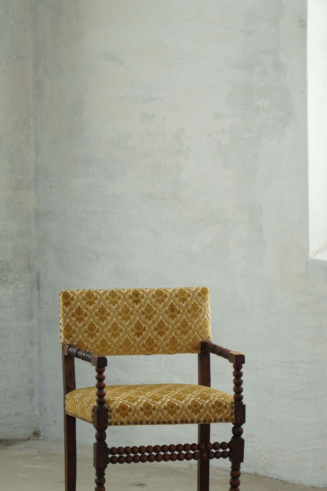 French Bobbin Louis XIII Style Armchair, Patterned Fabric, Early 20th Century photo 735.0