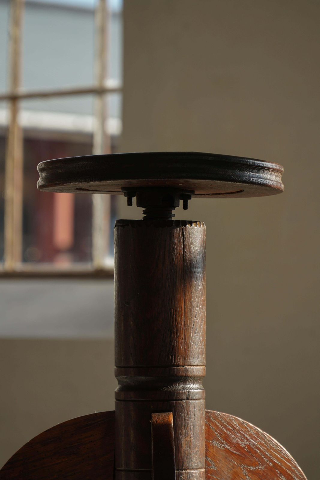photo furniture Early 20th Century, Adjustable Danish Art Nouveau Stool, Carved Wood, 1920s