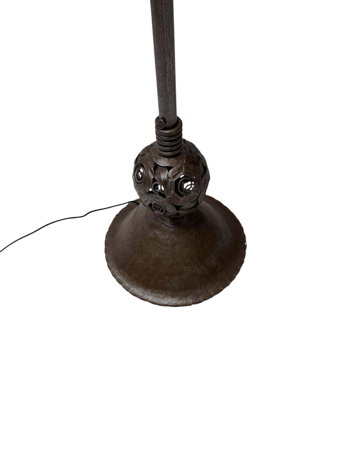 4282.0 Art Deco Amsterdamse School Floor Lamp By Amsterdamsche Kunstsmederij, 1920s photo