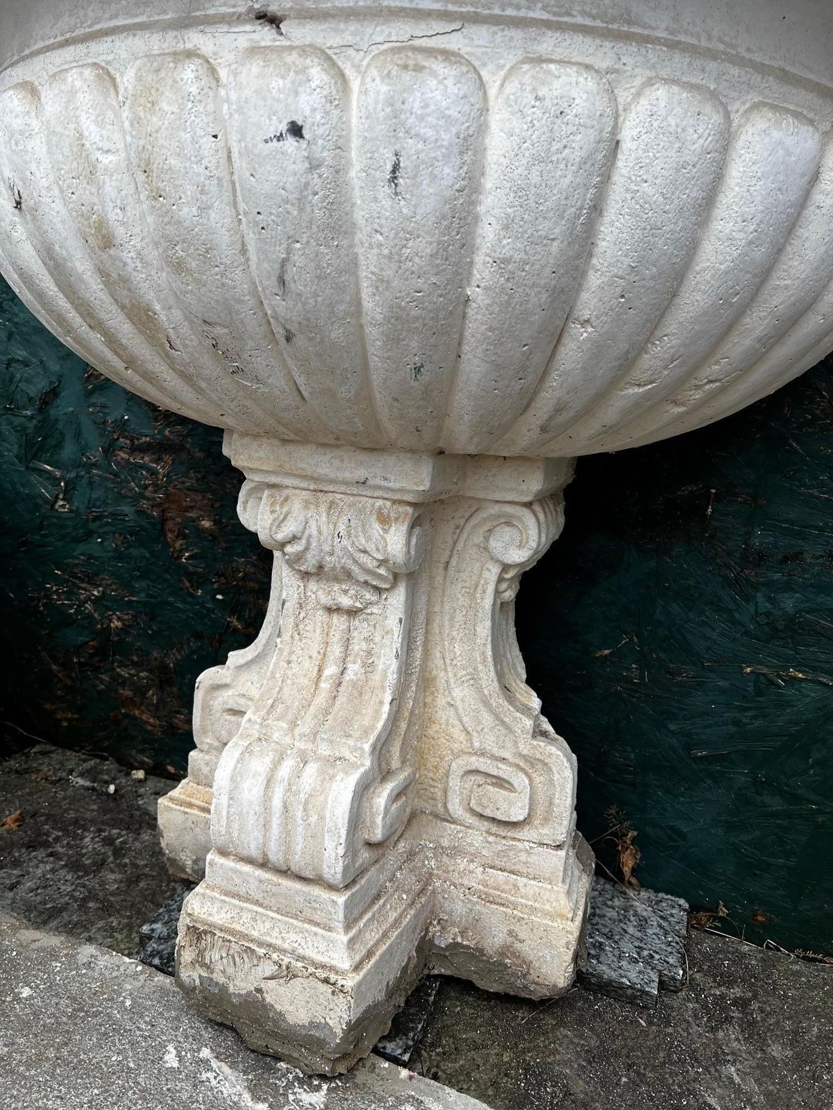 photo furniture Composite Stone Wall Fountain With Mask And Basin, Italy