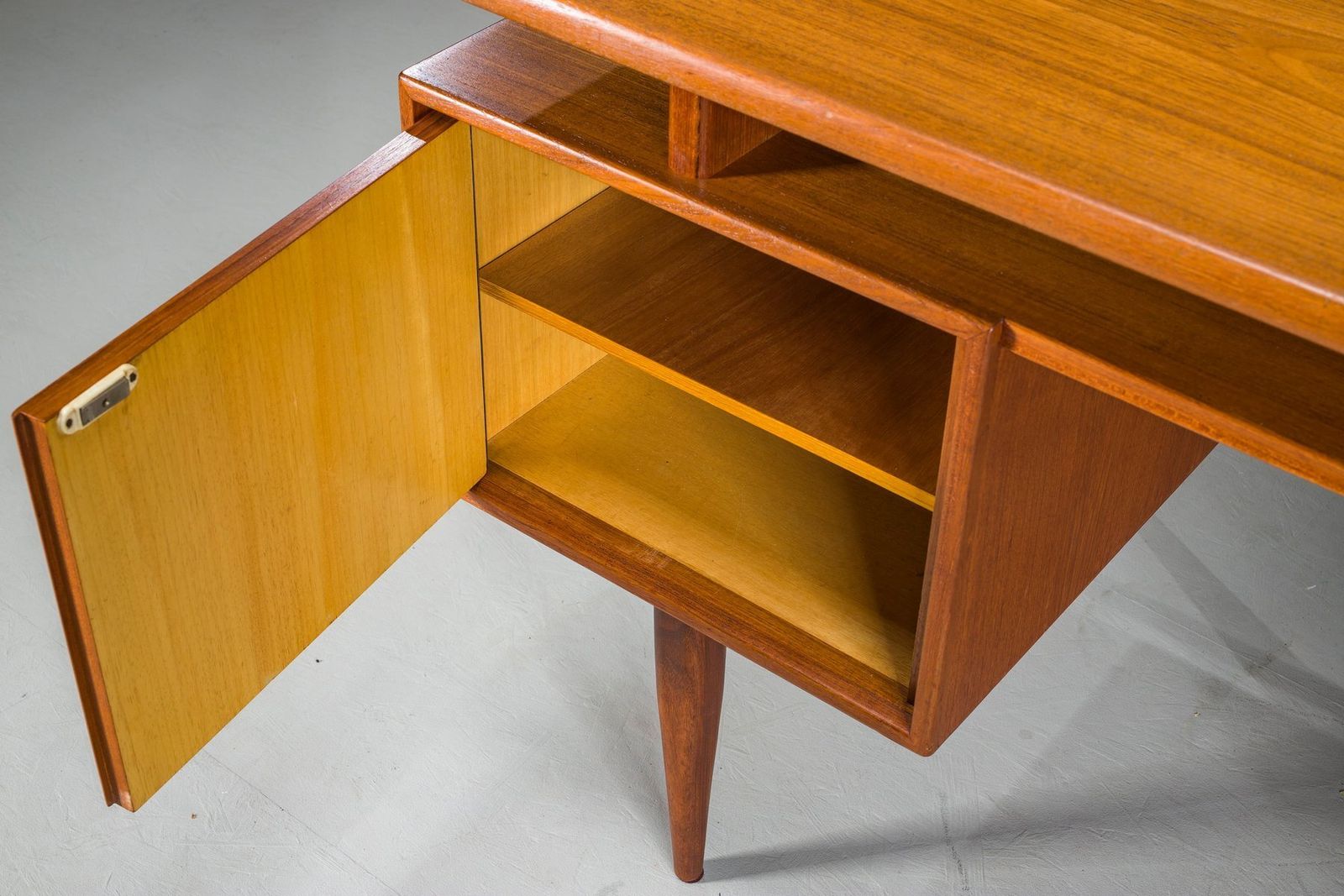 Model Rt200 Desk In Teak By Heinrich Riestenpatt, Germany, 1960s photo vinterior