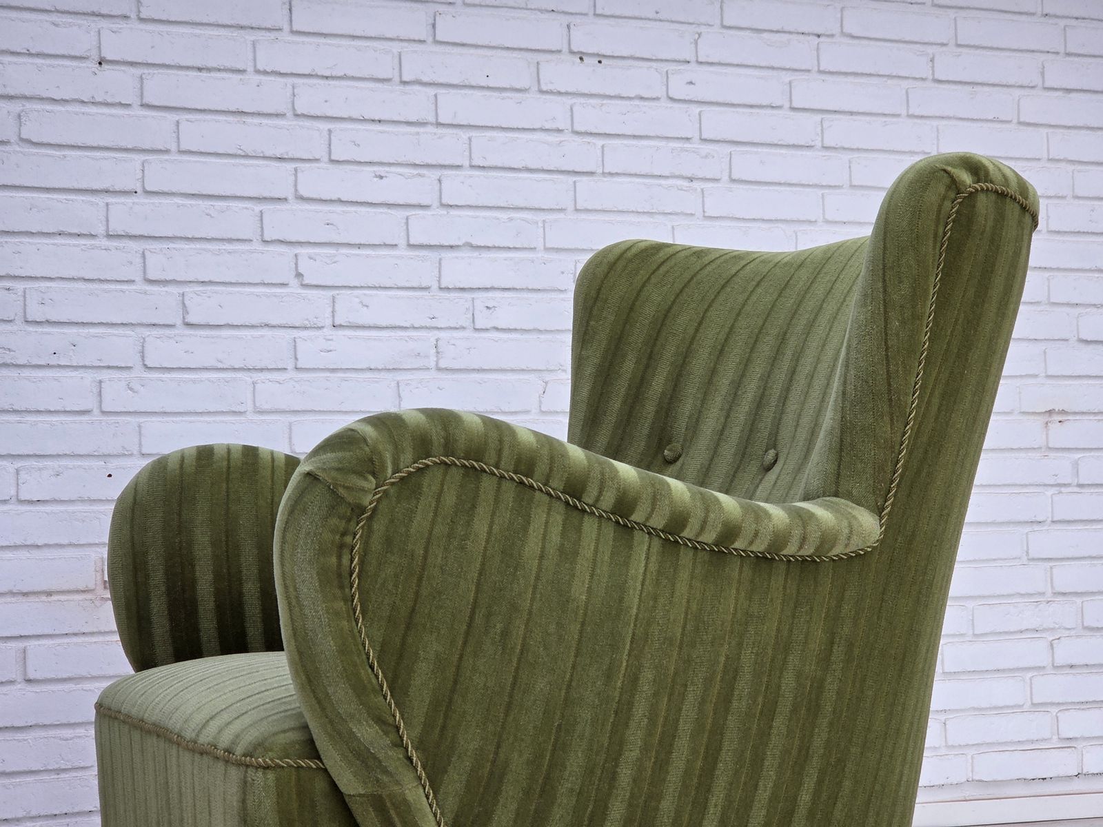 photo buy Ca. Jaren 1960, Deense Fauteuil, Groen Meubelvelours.