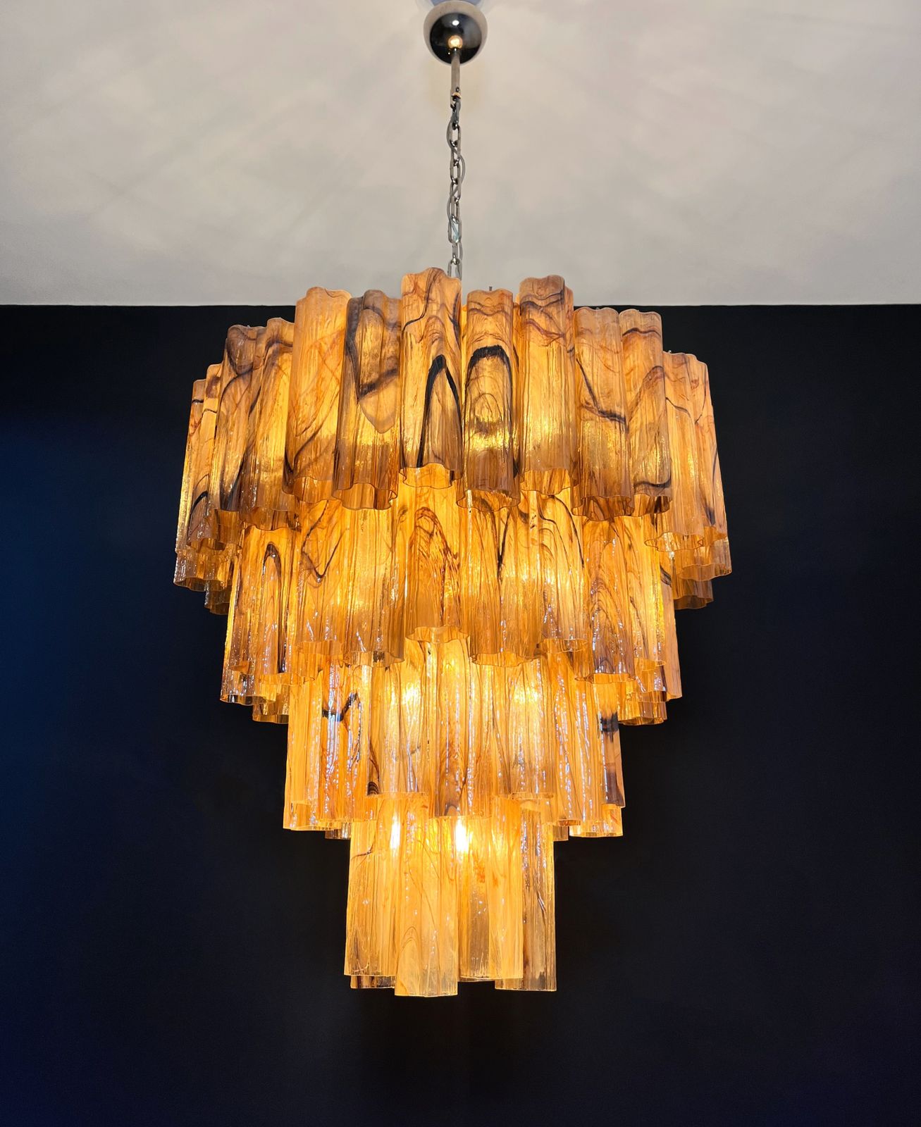 photo vinterior Huge Vintage Murano Glass Tiered Chandelier   80 Glasses    Amber Black Albaster