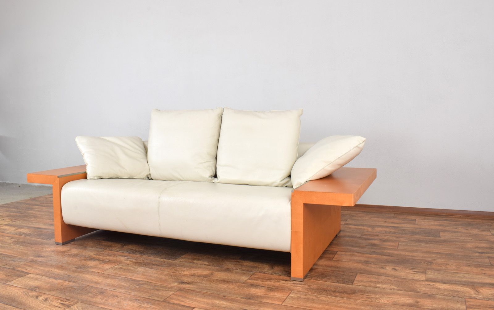 Italian Leather Sofa From Giorgetti, 1980s. photo for sale