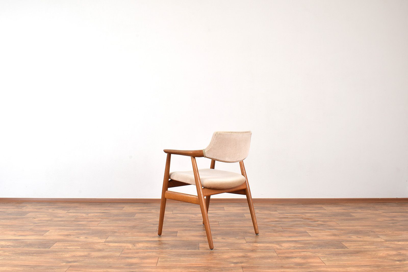 Mid Century Danish Teak Armchair By Svend åge Eriksen For Glostrup, 1960s. photo vinterior