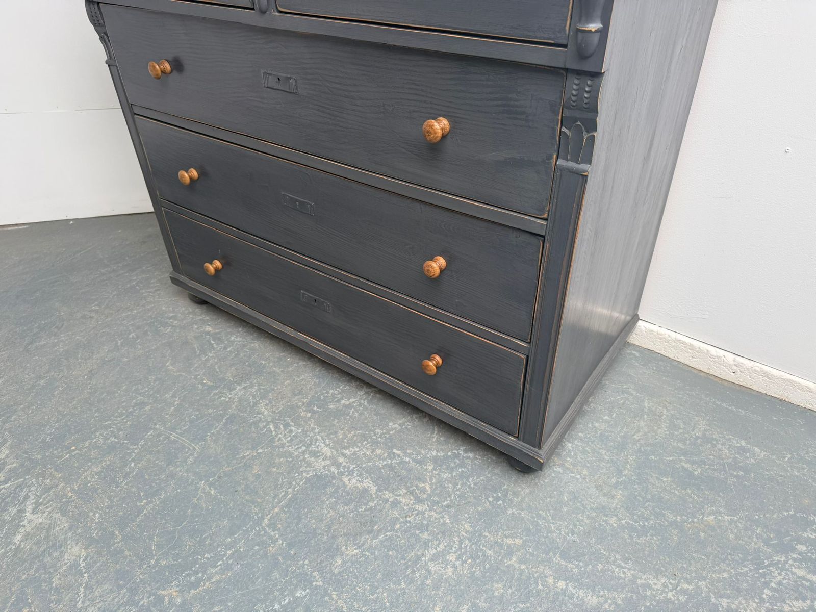 photo for sale A Lovely Pine Victorian Painted Light Grey 5 Drawer Chest Of Drawers