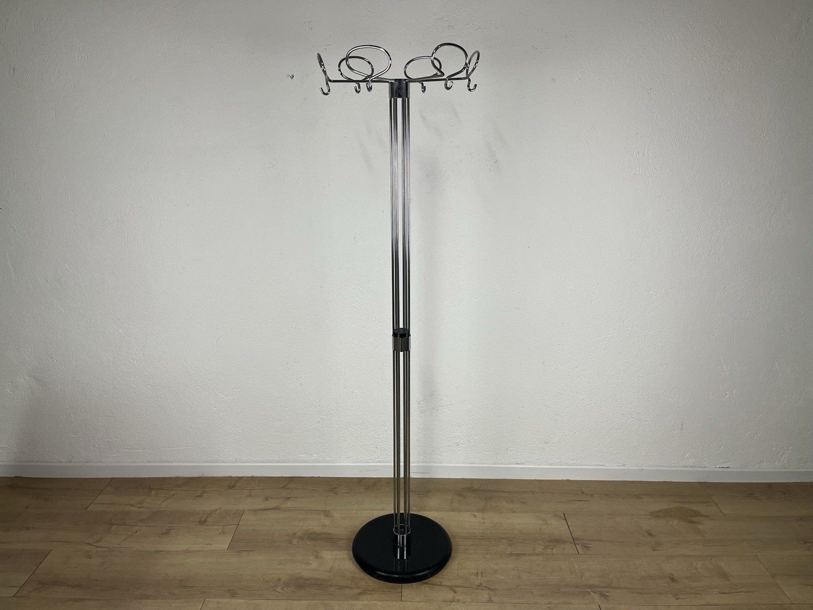 Isao Osoe Valenti 70’s Vintage Design Steel Sculpture Coat Hanger