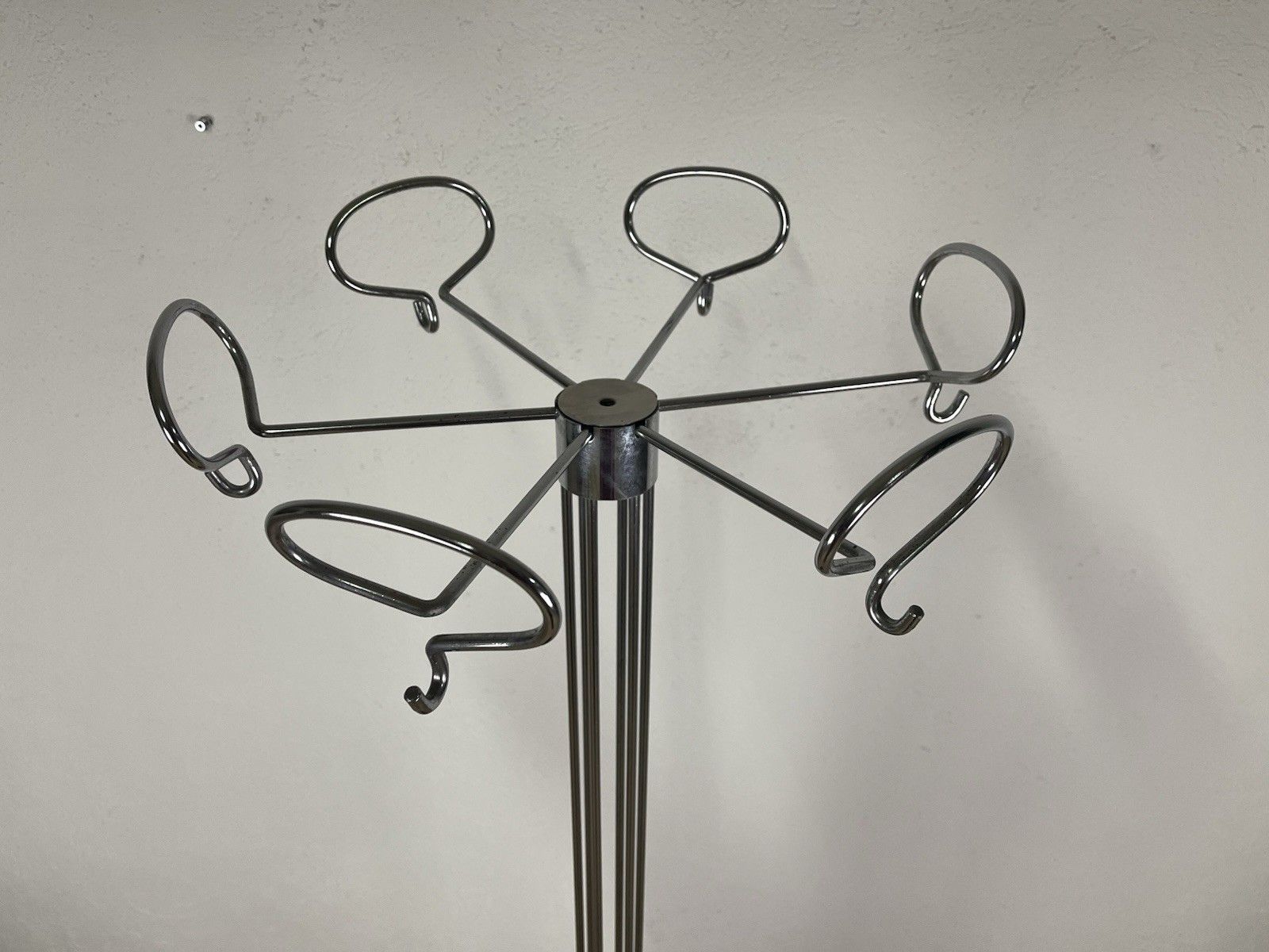 Isao Osoe Valenti 70’s Vintage Design Steel Sculpture Coat Hanger photo for sale