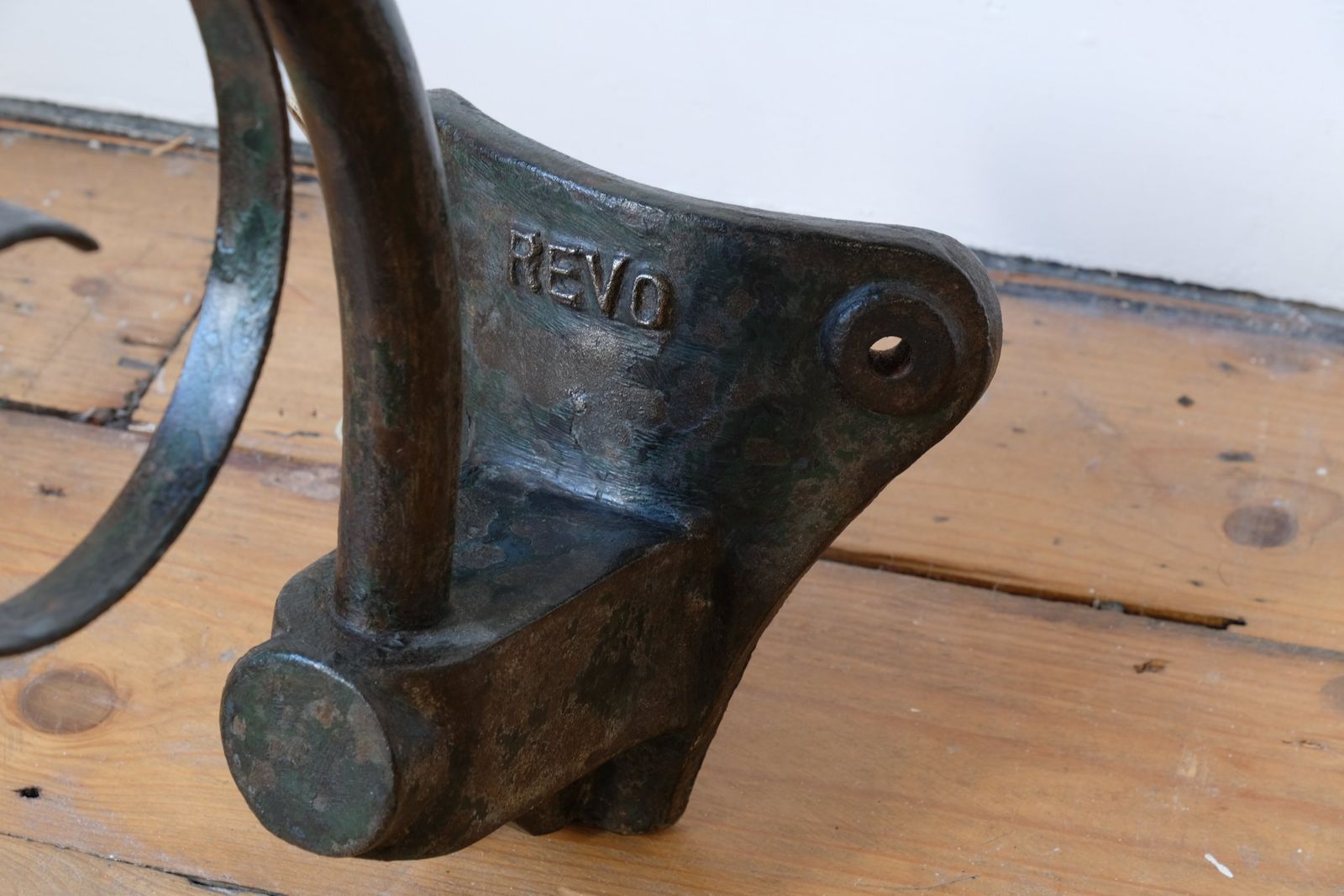 photo furniture 1930s Revo Of Tipton Cast Iron & Copper Swan Neck Street Lamp