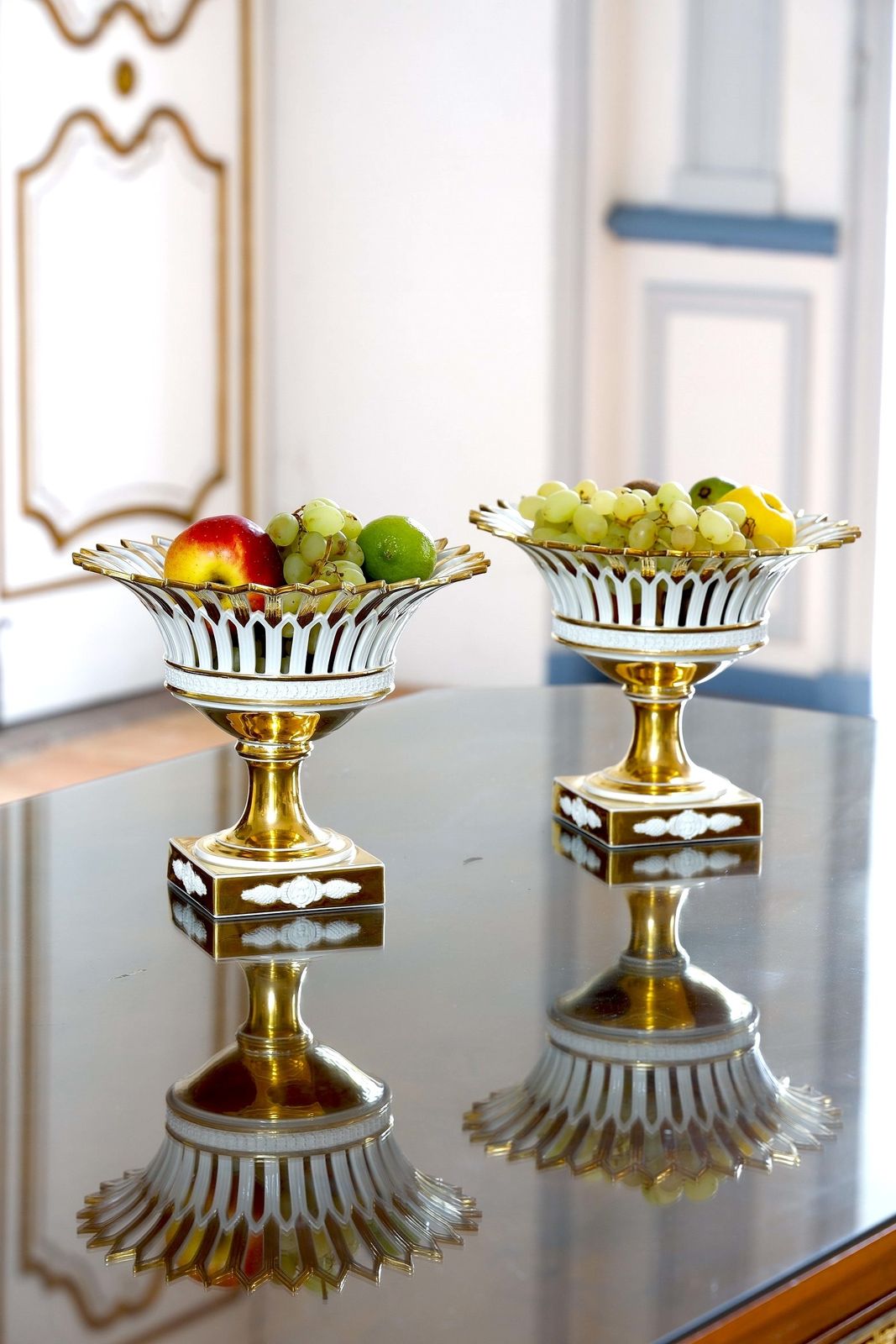 photo buy Pair Of Paris Porcelain Standing Baskets, Empire Period