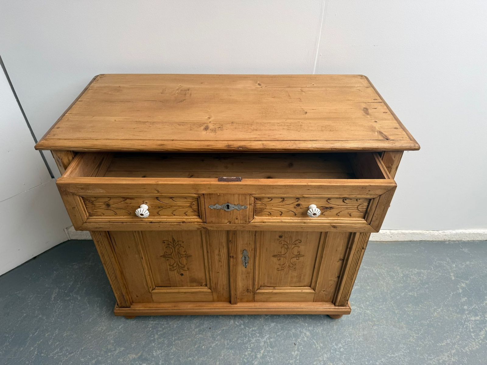 A Pretty Pine Victorian Waxed Carved Kitchen Dresser Base photo vintage