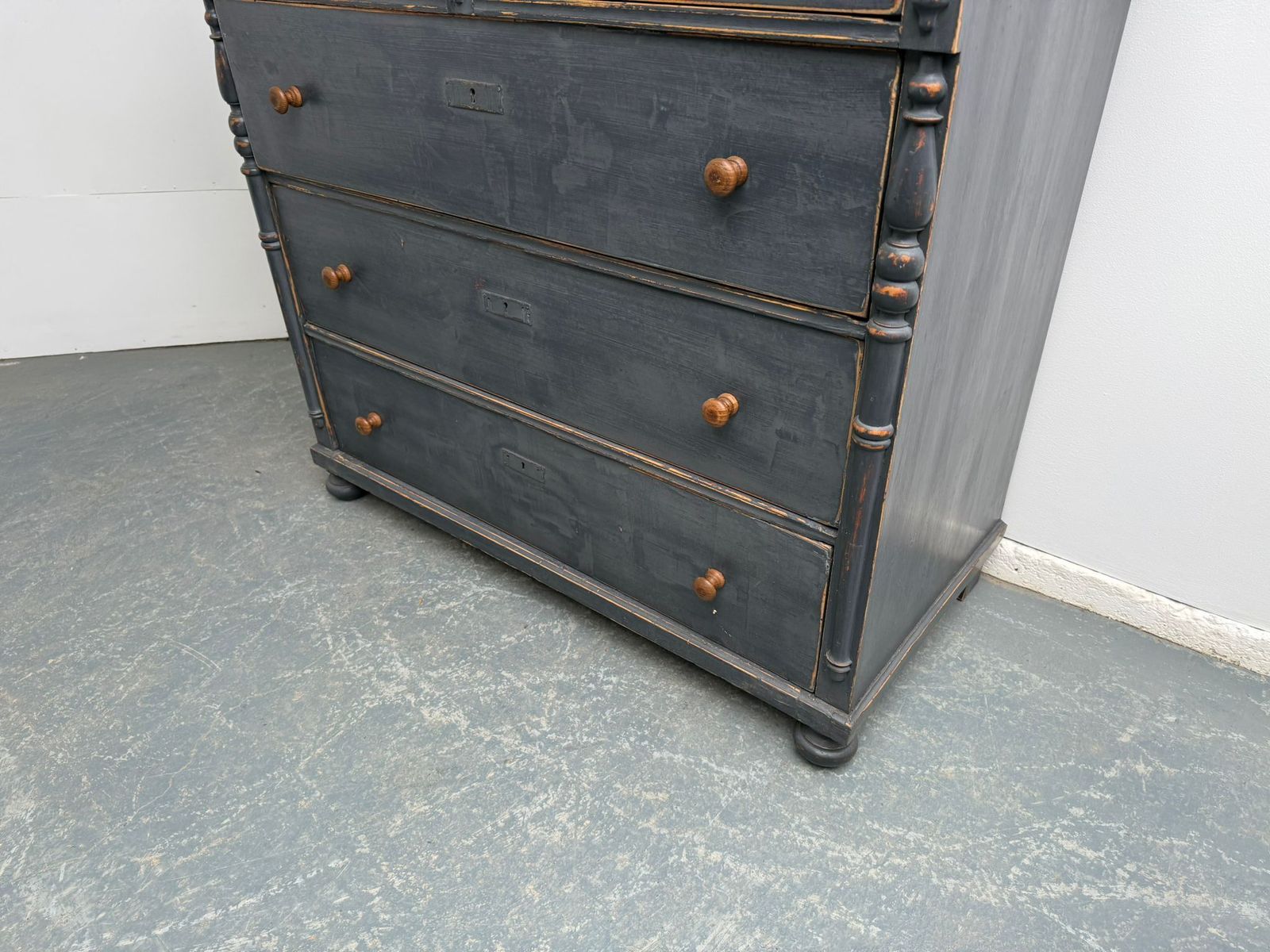 A Huge Pine Victorian Painted Light Grey 5 Drawer Chest Of Drawers photo Furniture