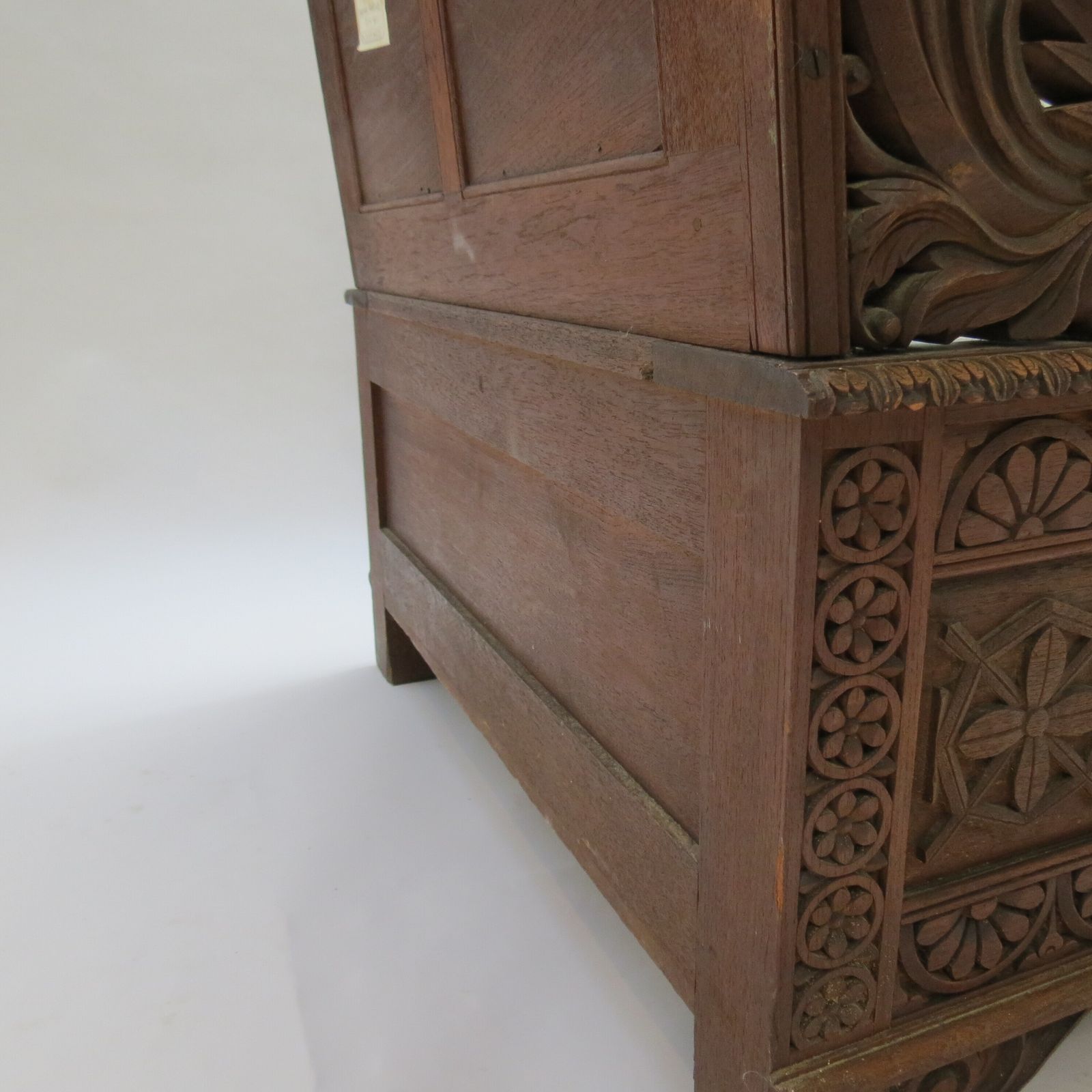 photo vinterior Burmese Anglo Indian Gothic Revival Carved Hall Seat Chair 1880