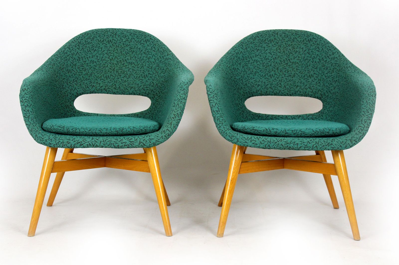 Pair Of 1960s Miroslav Navrátil Armchairs For Tatra Nábytok, Very Good Original Condition photo 990.0