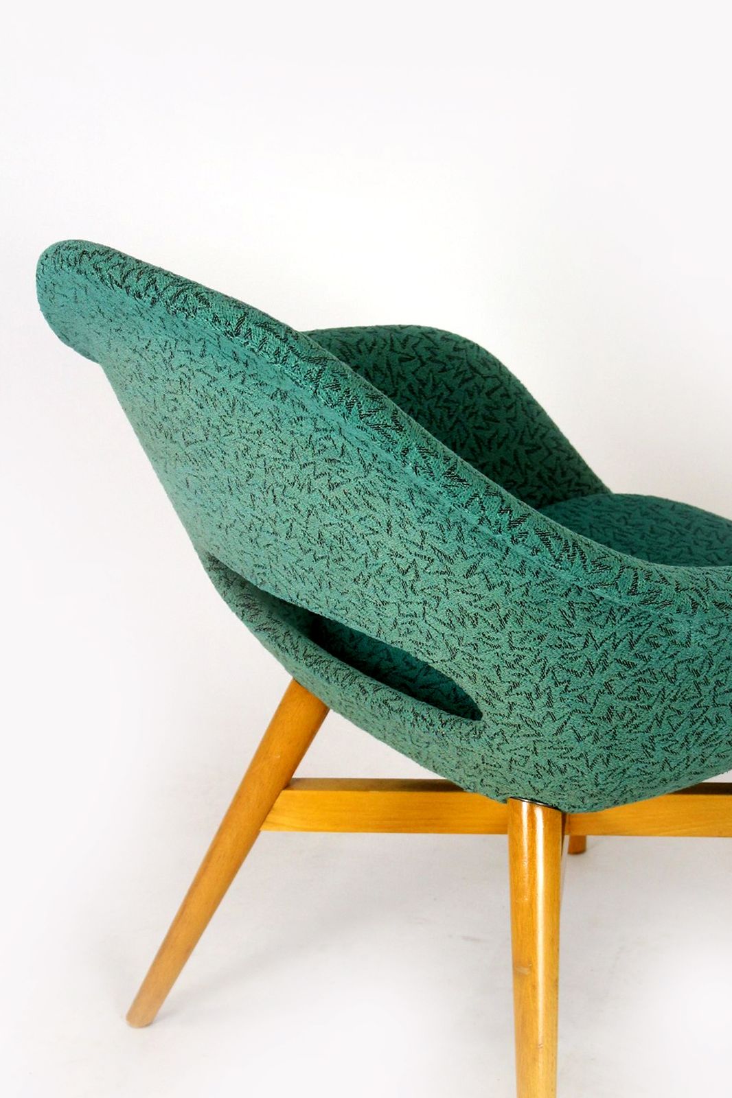990.0 Pair Of 1960s Miroslav Navrátil Armchairs For Tatra Nábytok, Very Good Original Condition photo