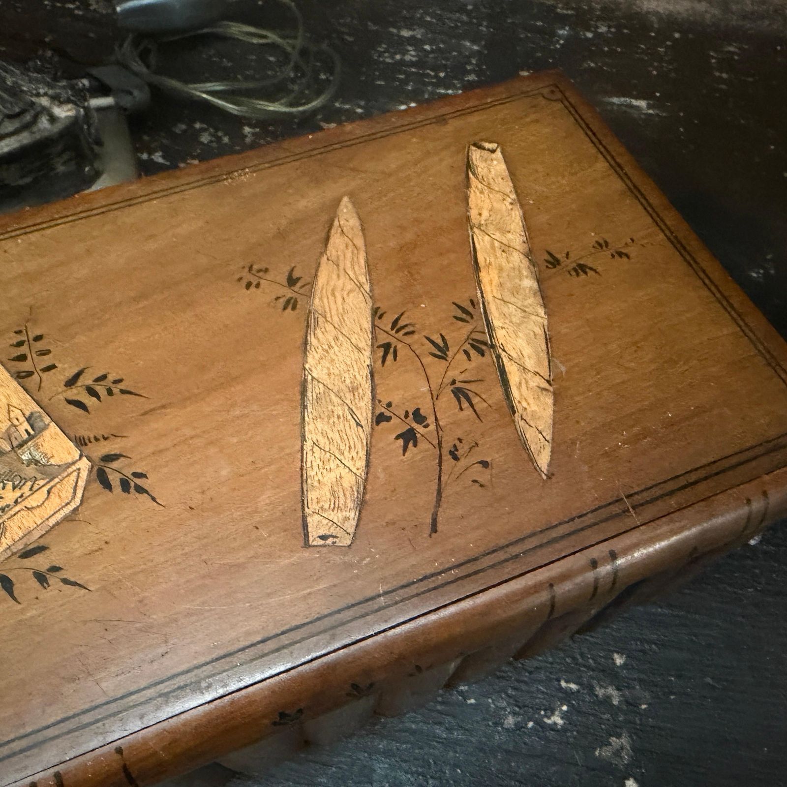 photo vinterior 1920s Art Deco Inlaid Fruit Wood Cigar Box Form Sorrento Italy