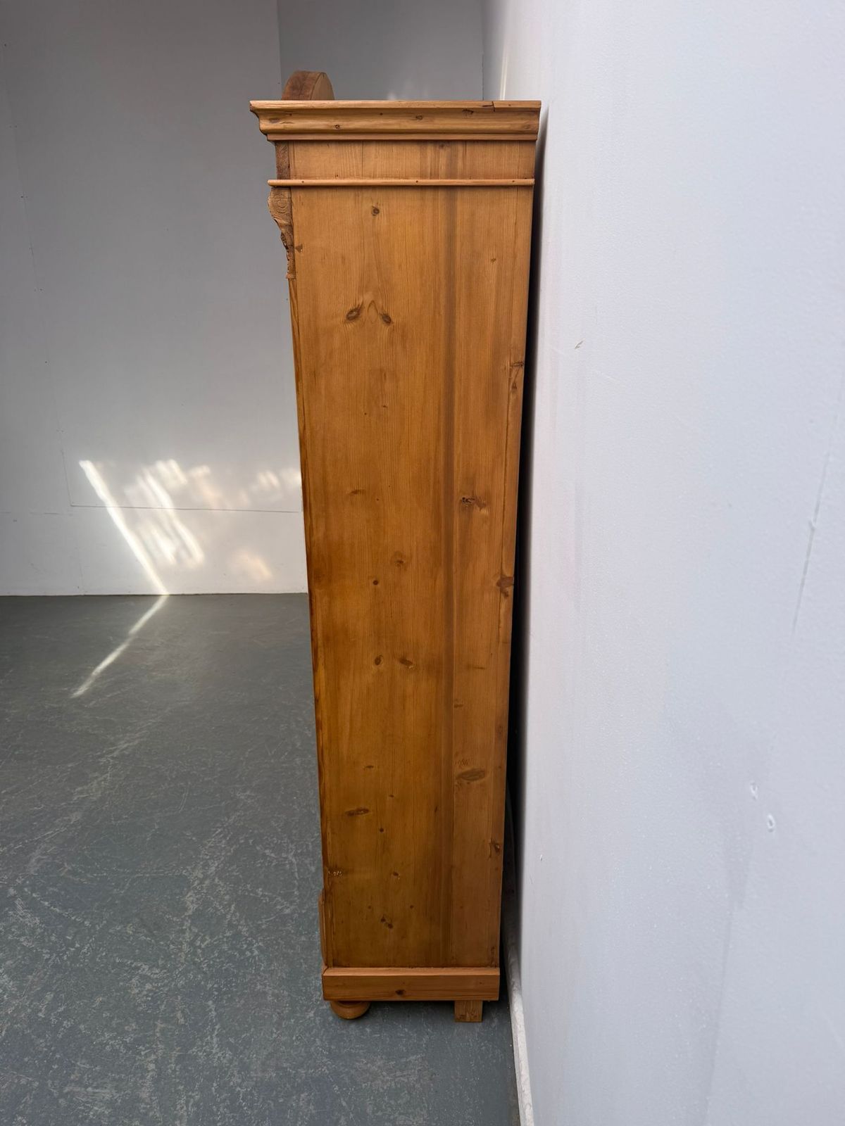 A Superbly Waxed Antique Pine Original Adjustable Bookshelf photo Furniture