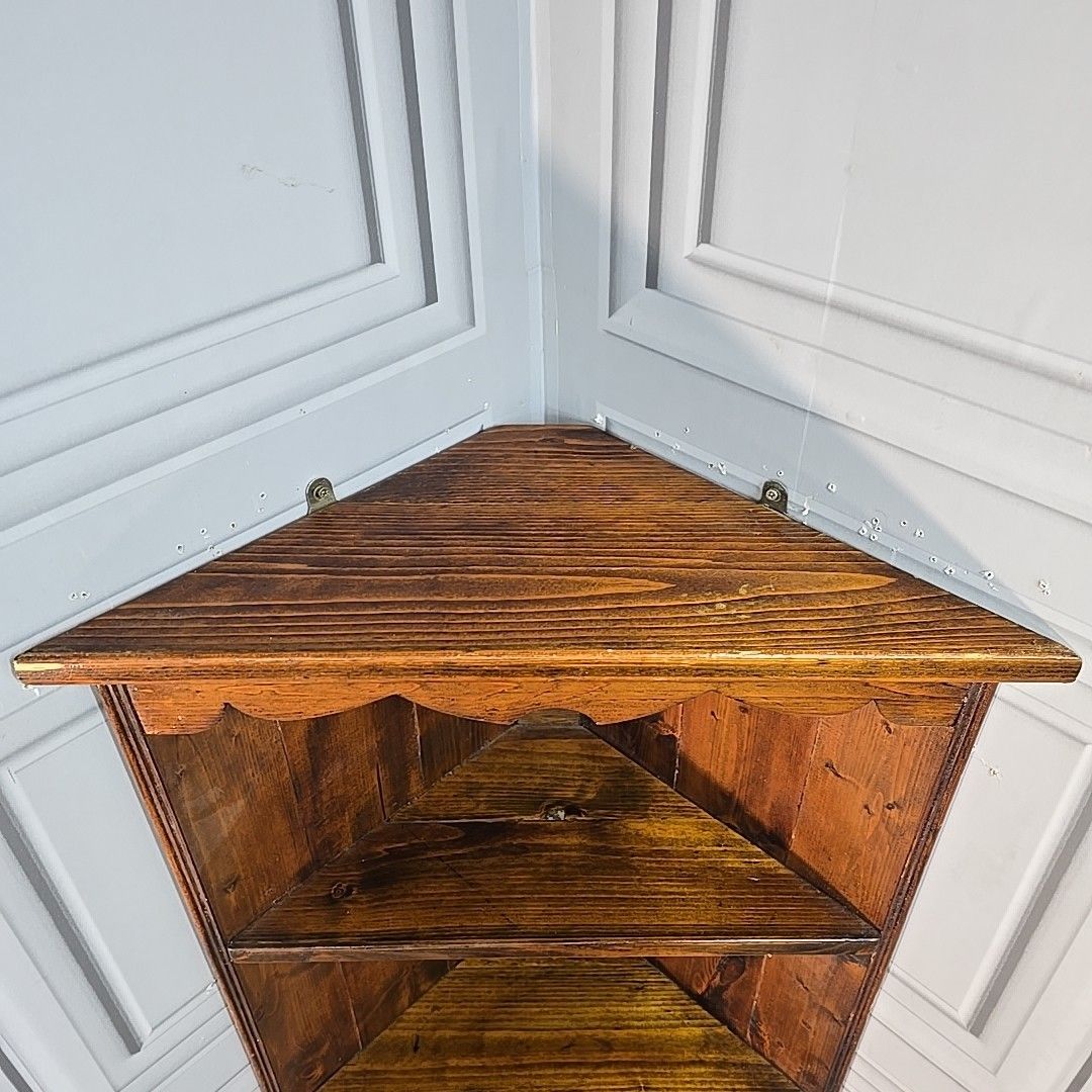 photo vintage Rustic Pine Corner Shelf Unit / Vintage Wall Shelving Shelves Solid Wooden Pine