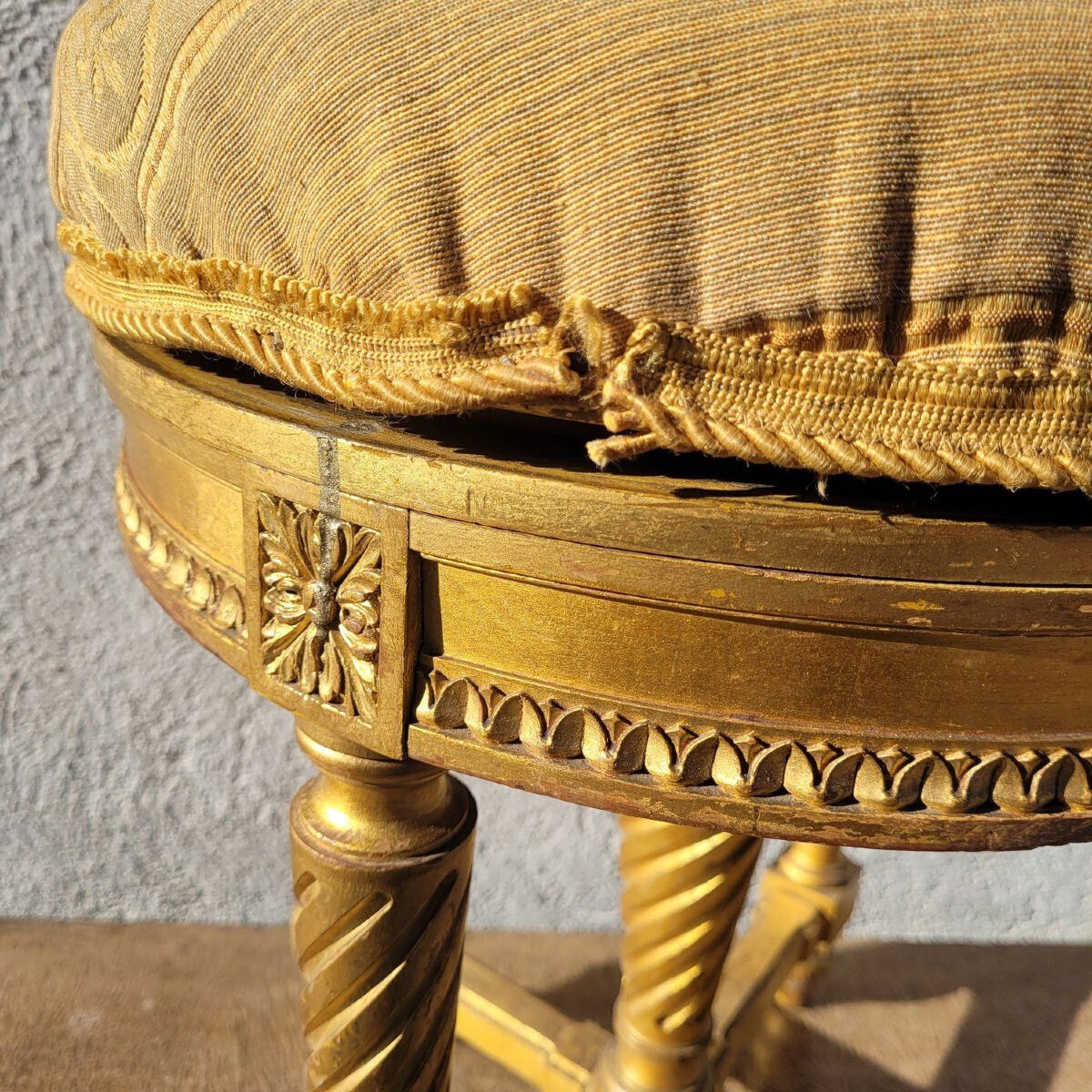 Swivel Piano Stool  Gilded Wood  Late 19th Century photo vinterior