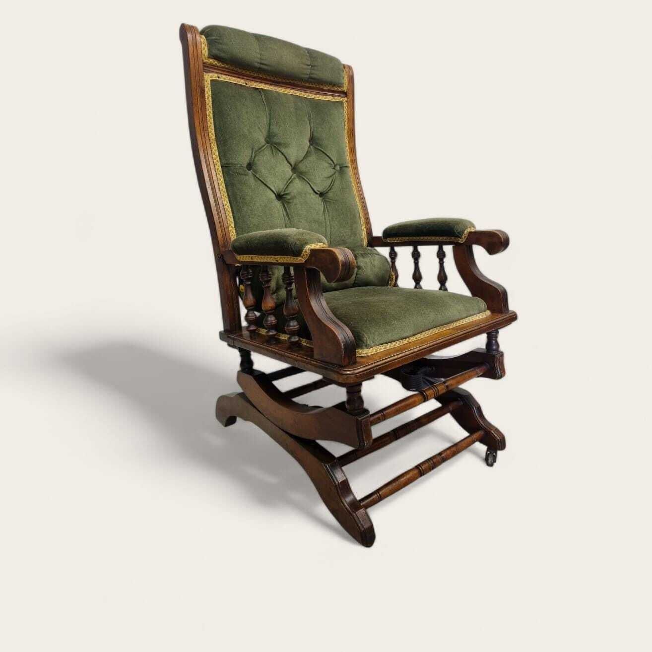 Antique Traditional American Rocking Chair / C.1920 photo 400.0