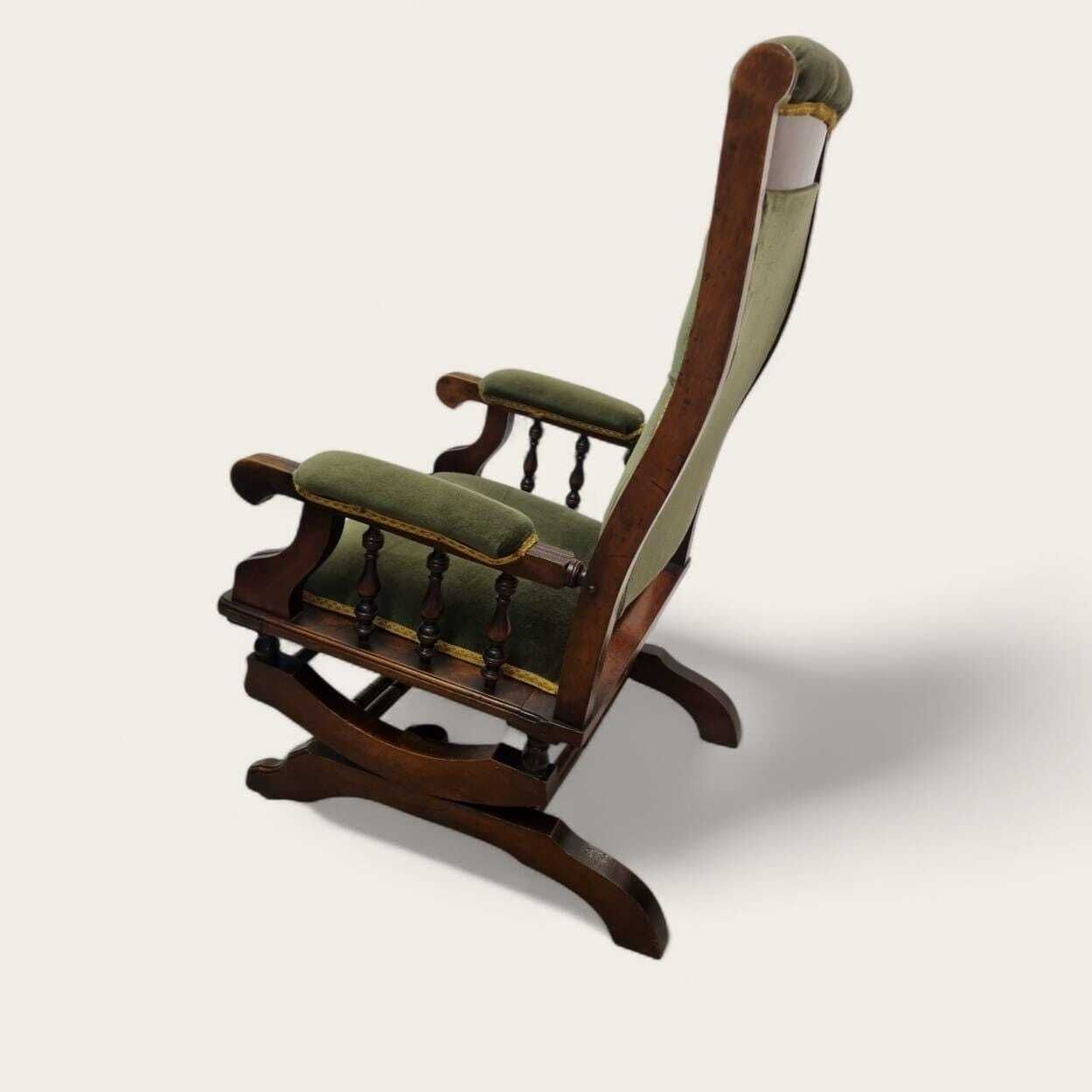 Antique Traditional American Rocking Chair / C.1920 photo vintage