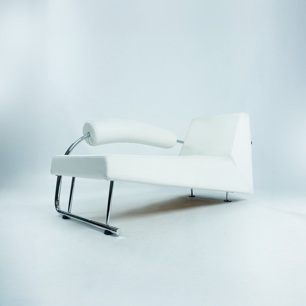 Postmodern Chaise Lounge In White Leather And Tubular Steel From Rob Eckhardt, 1980s photo for sale