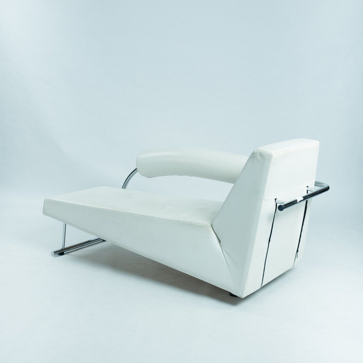 Postmodern Chaise Lounge In White Leather And Tubular Steel From Rob Eckhardt, 1980s photo vinterior