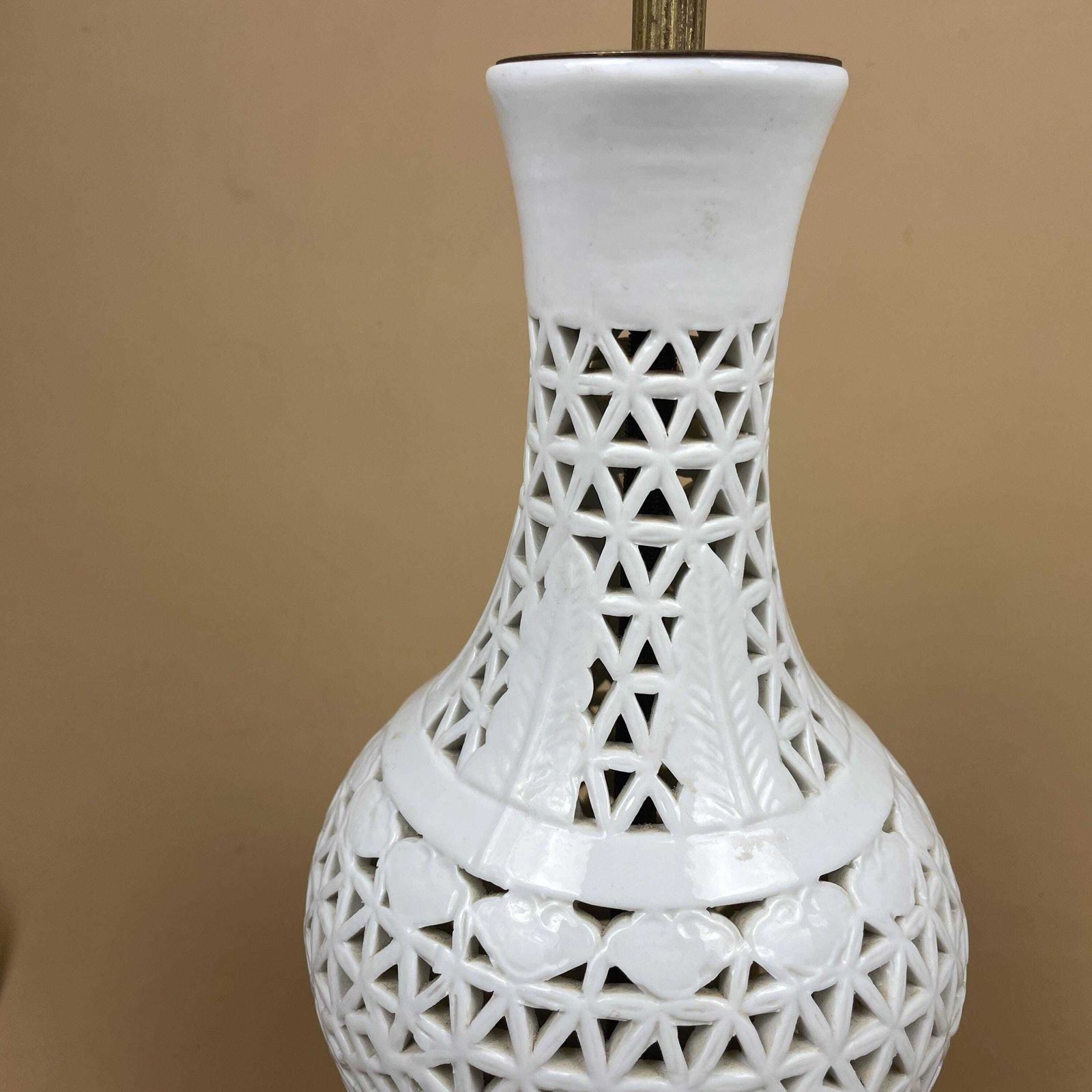 Oriental Ceramic Blanc De Chine Lamp Table Light Antique Cut Out Reticulated Vintage Patterned Bedside Ginger Gar Vase Pottery Pattern Wood photo furniture
