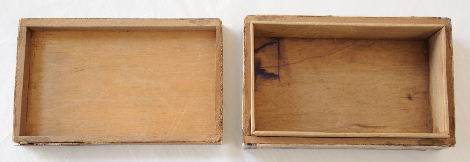 photo vinterior Antique Islamic Wooden Khatam Box With Safavid Style Miniature Paintings