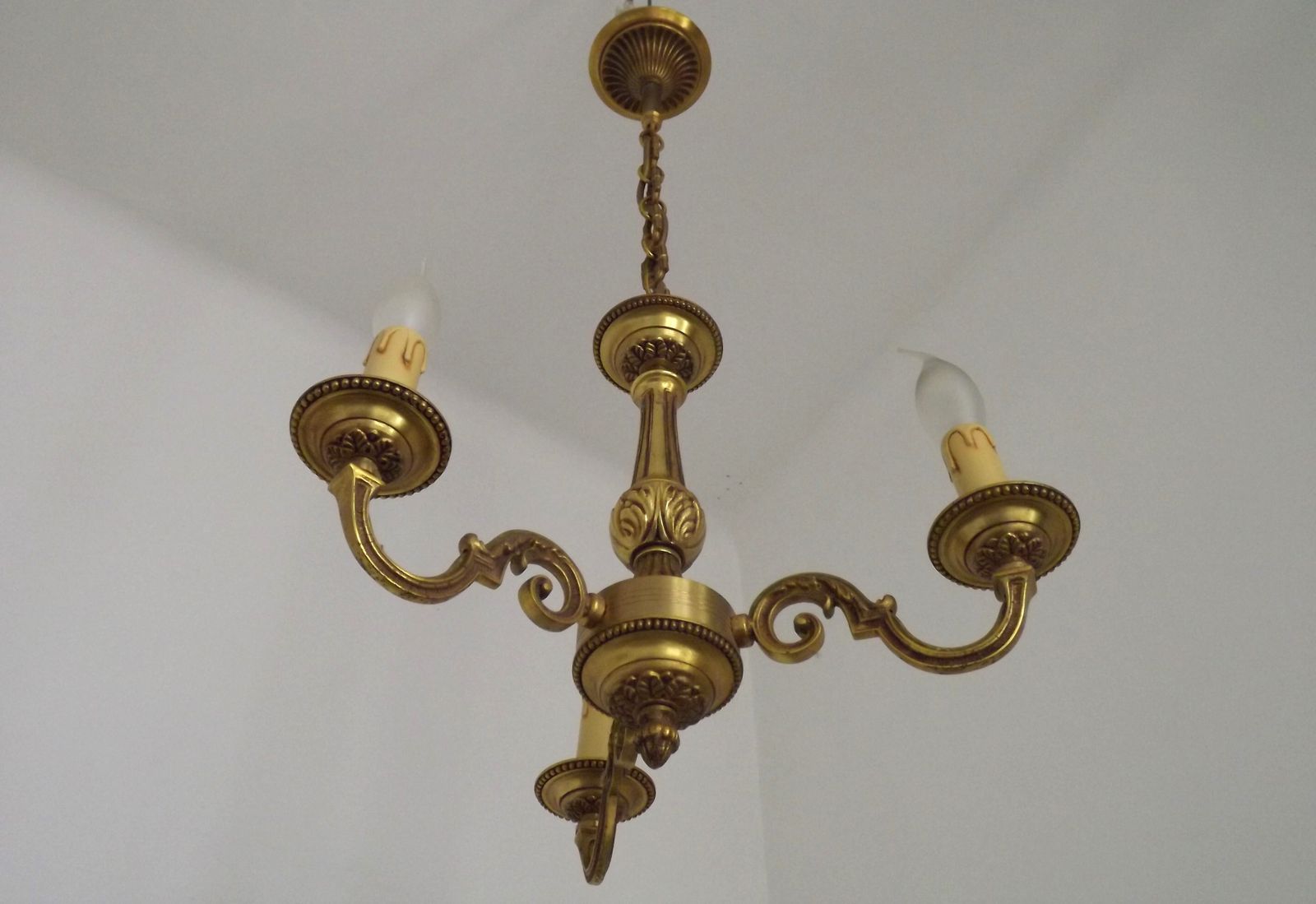 Franse Mid-Century bronzen kroonluchter met 3 lichtpunten, traditionele stijl photo 148.0