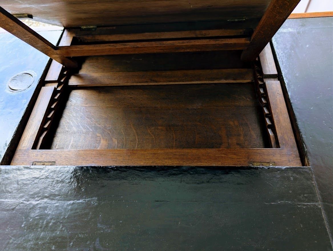 photo buy A Unique And Bespoke English 19th Century Neo Jacobean Oak Architects’ Desk