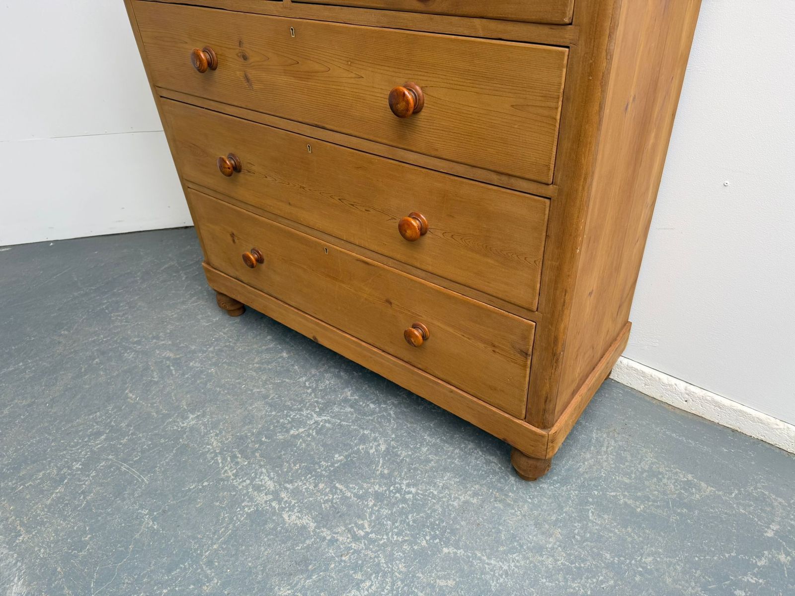 A Very Large Classic English Antique Pine 5 Drawer Waxed Chest Of Drawers photo vintage