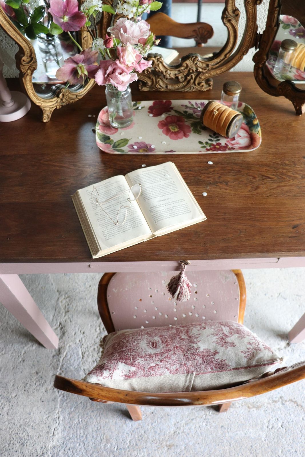 French Mid Century Desk Or Dressing Table With Pink Painted Base And Drawer photo for sale