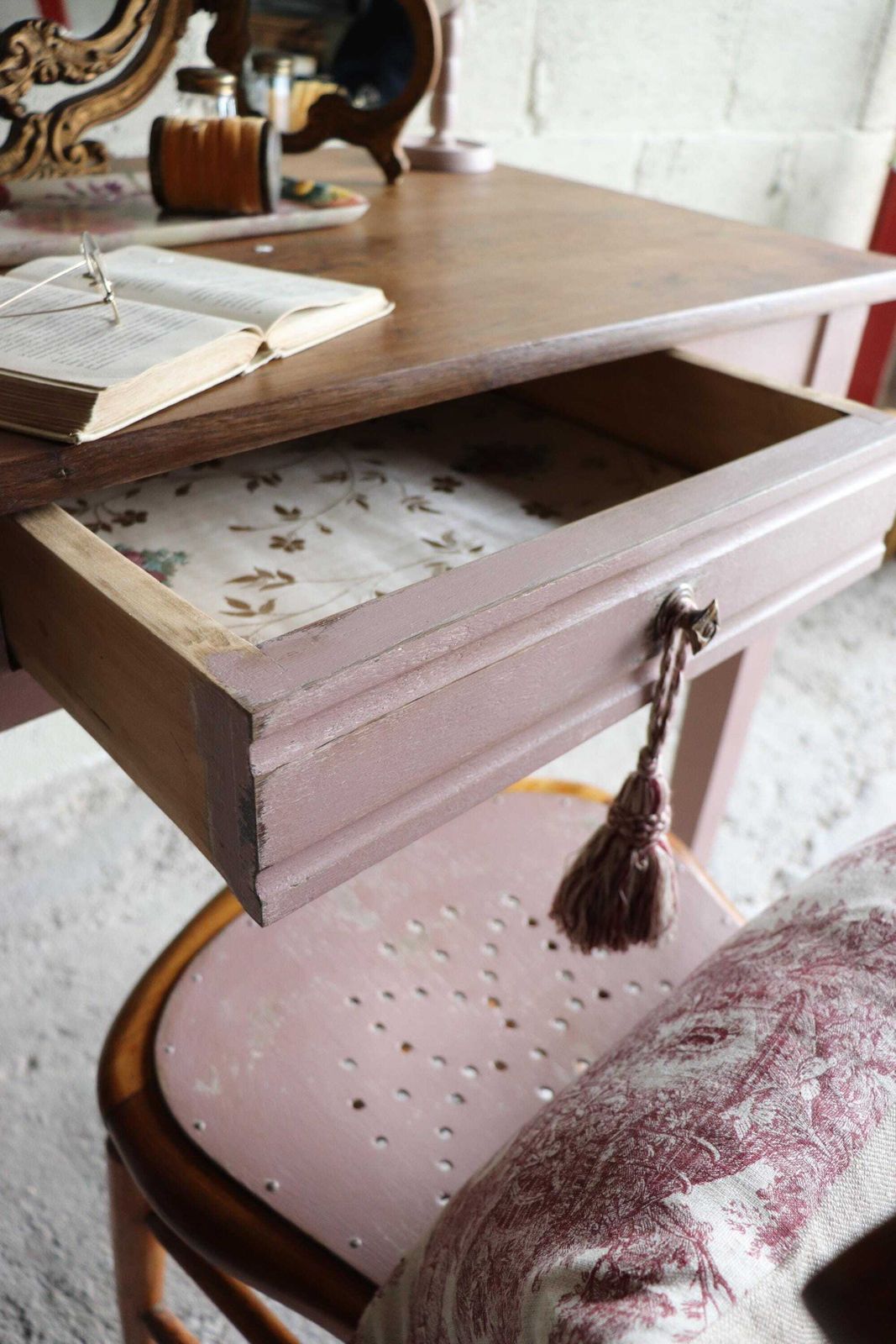 photo furniture French Mid Century Desk Or Dressing Table With Pink Painted Base And Drawer