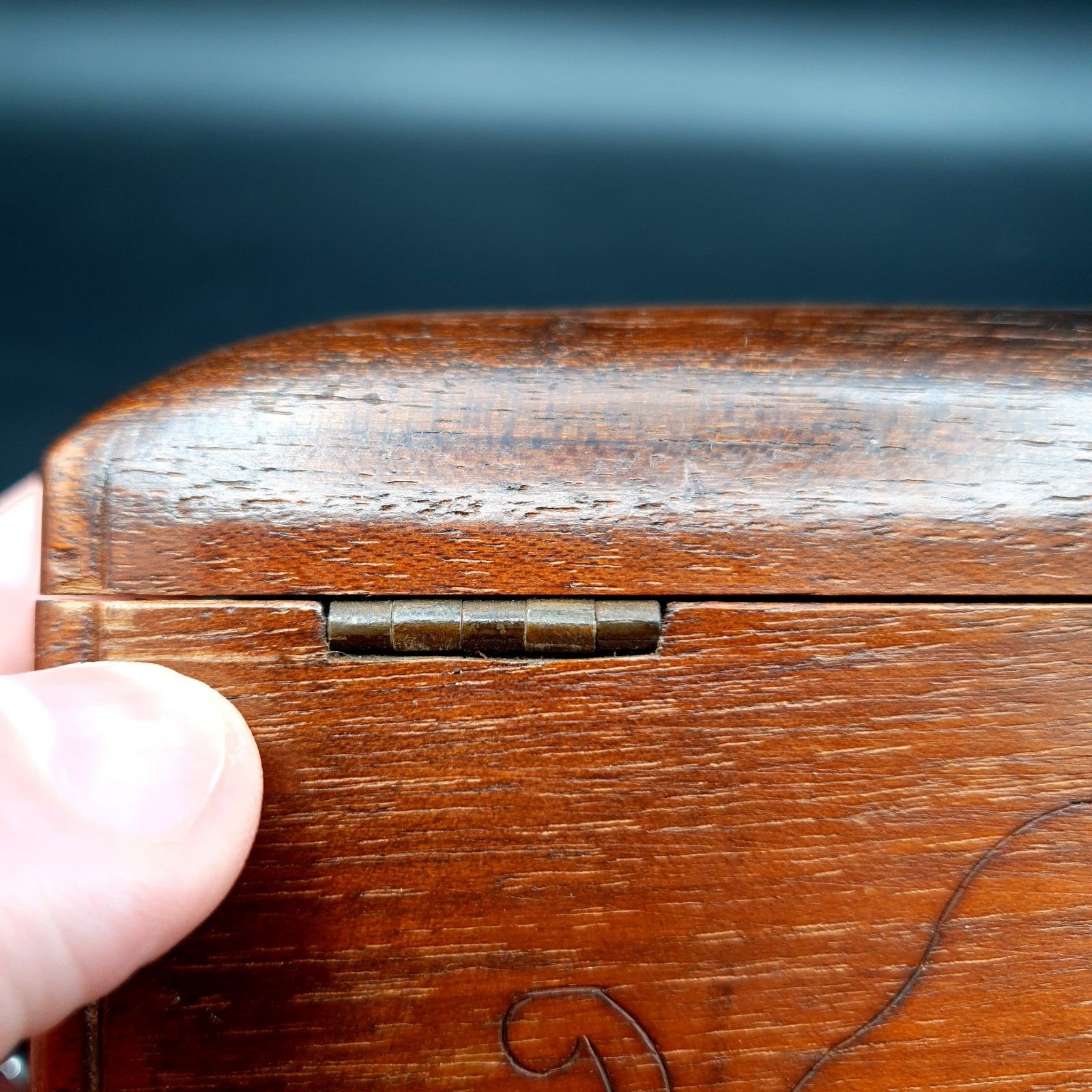 photo vinterior Antique Apothecary Box Rising Tray Vial Holder Carved Monkey Wood Case