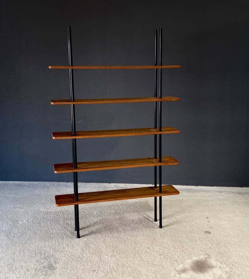 Mid Century Modern Dutch Design Staanderekken Van W. Lutjens, Nederland, Ca. Jaren 1960