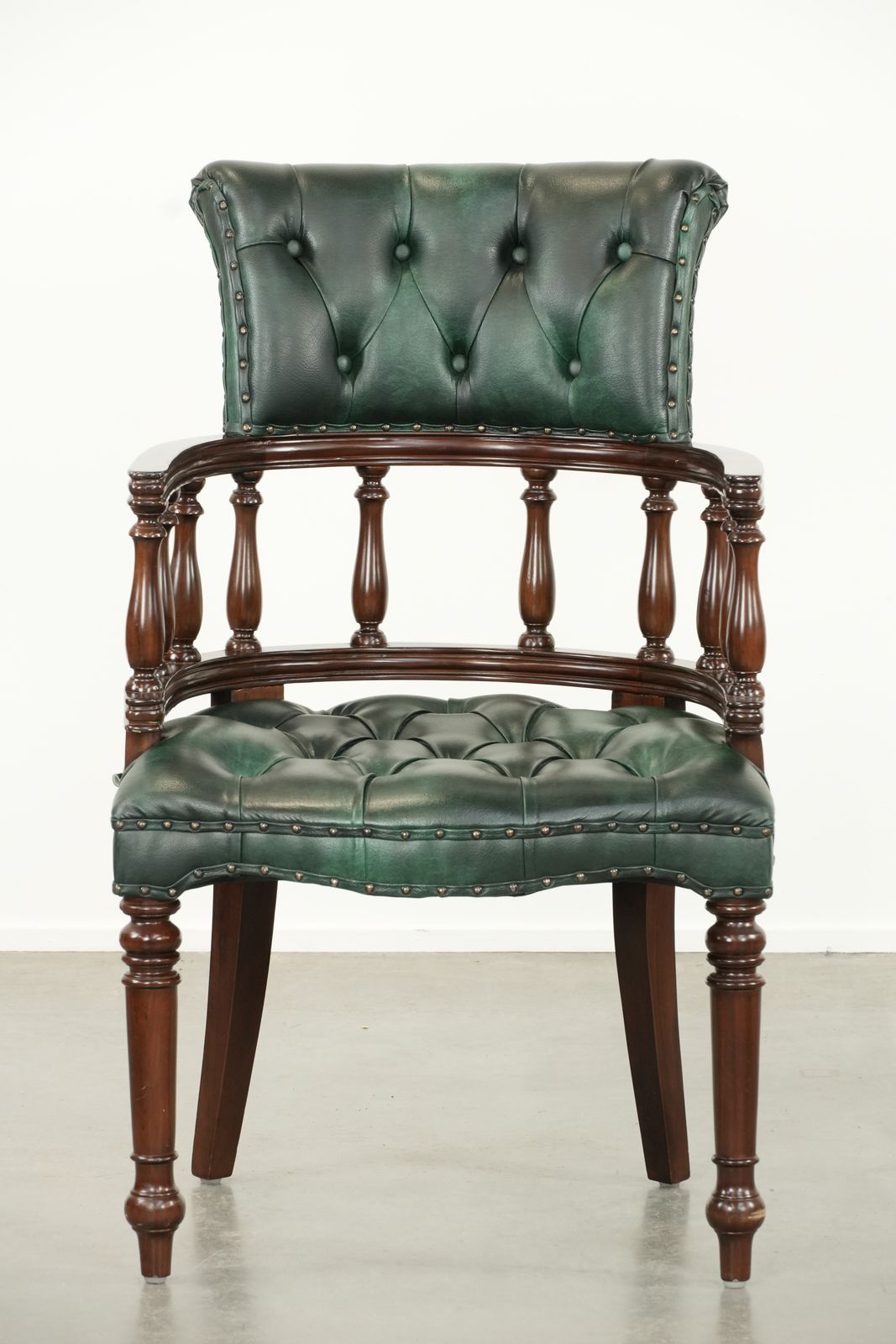 Klassieke Groene Chesterfield Bureaustoel / Bijzetstoel In Gevlamd Rundleer photo furniture