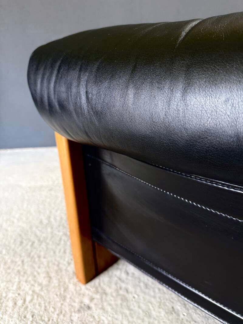 2200.0 Postmodern Design Artona Xl Leather Ottoman By Afra & Tobia Scarpa For Maxalto, Italy 1980's photo