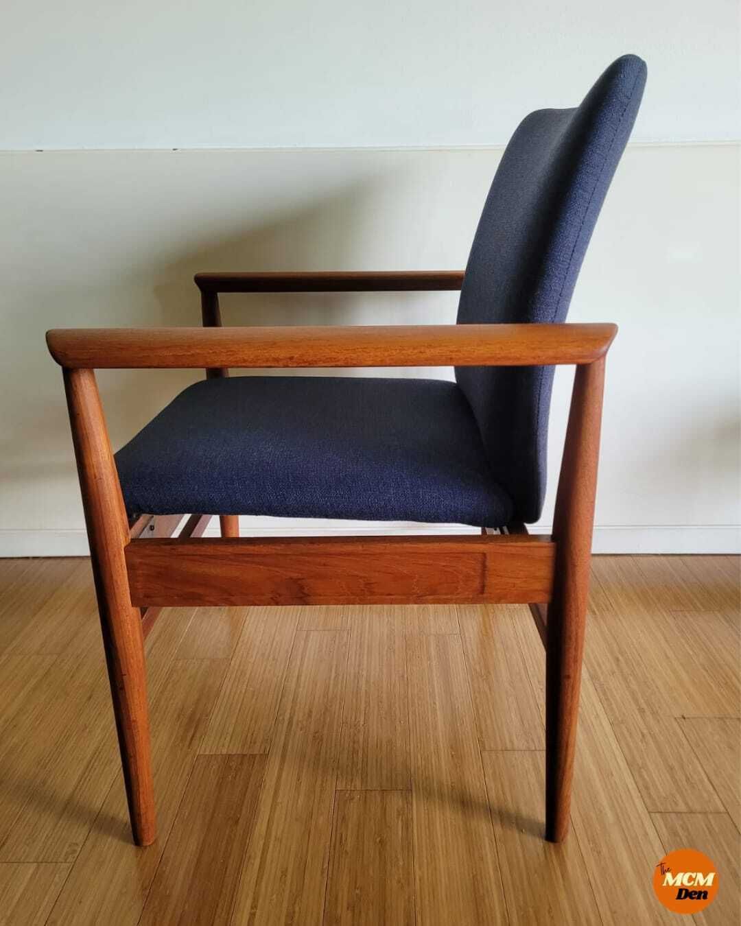 Genuine Finn Juhl 'Diplomat' Chair, Model 209 photo Furniture