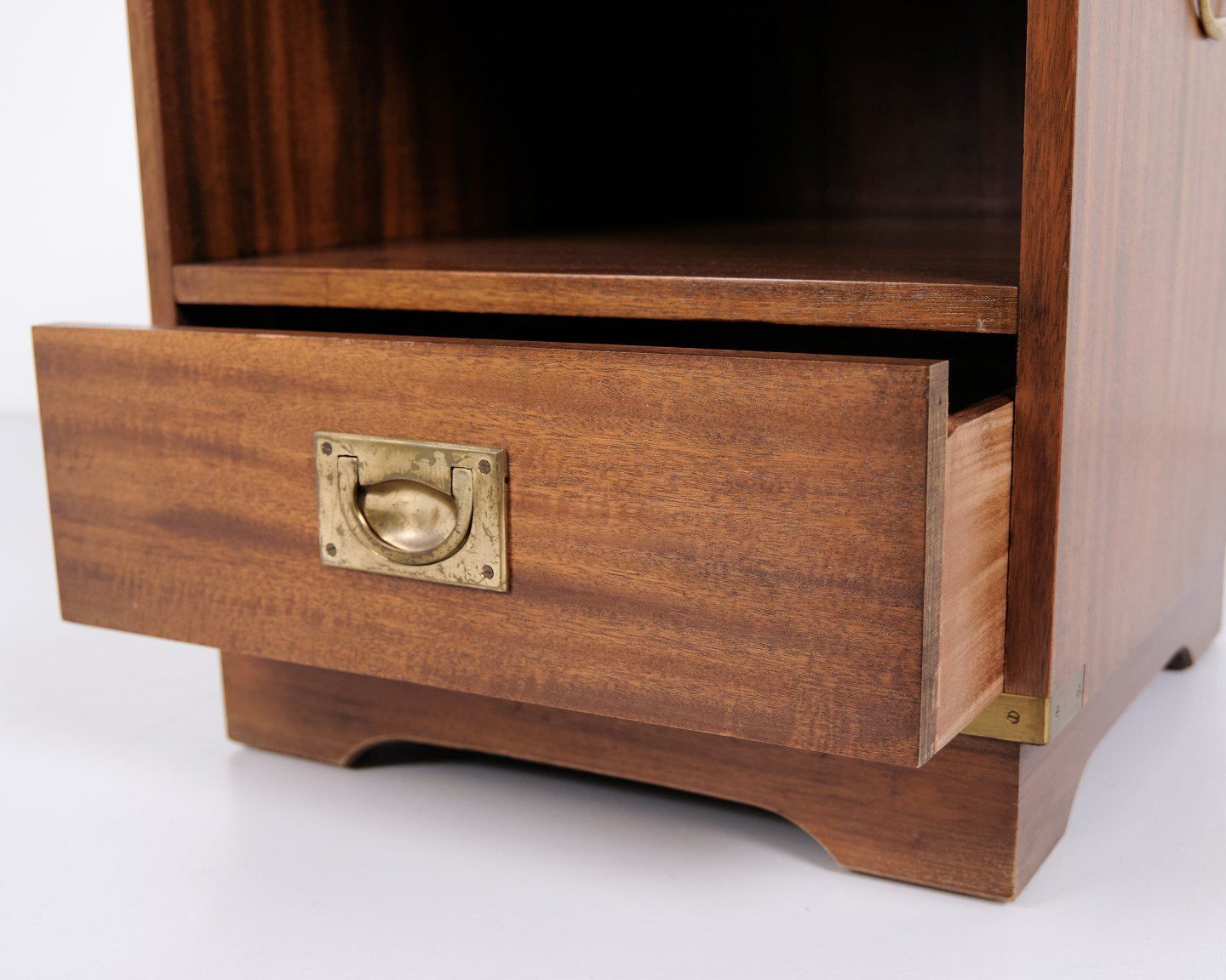 Bedside Tables In Mahogany With Leather Top By Bevan Funnell, Military Campaign, 1960s photo vinterior