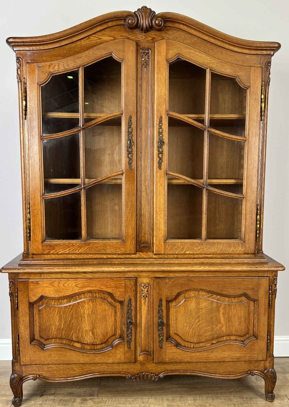 Bookcase Vintage French Louis XIV Style Oak Display Cabinet Sideboard Lot 4934 photo for sale