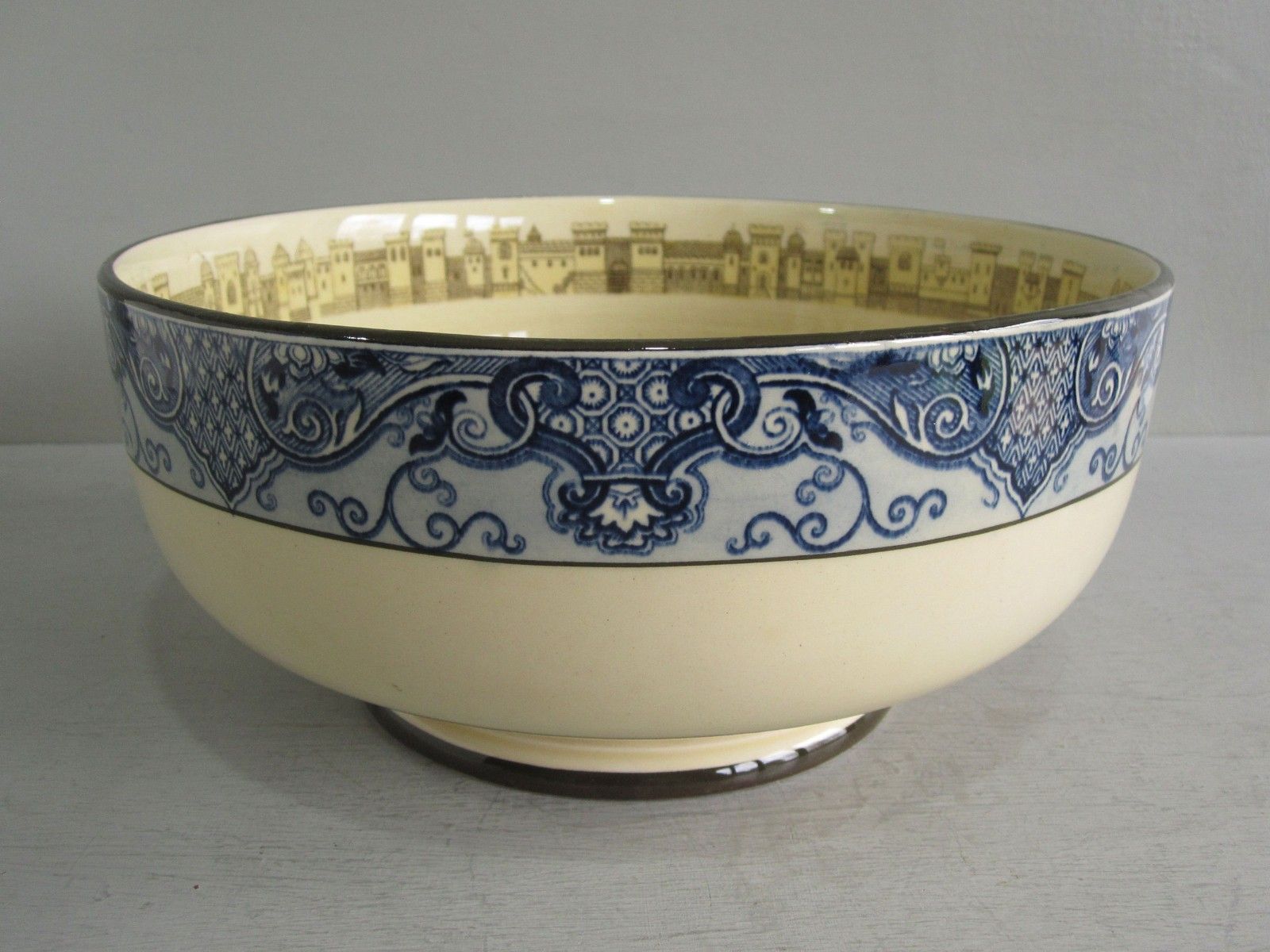 100.0 Large Royal Doulton Falconry Series Bowl photo